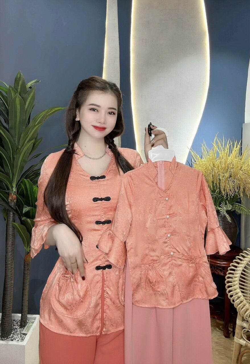 Bộ bà ba gấm cổ tim tay loe nút tàu