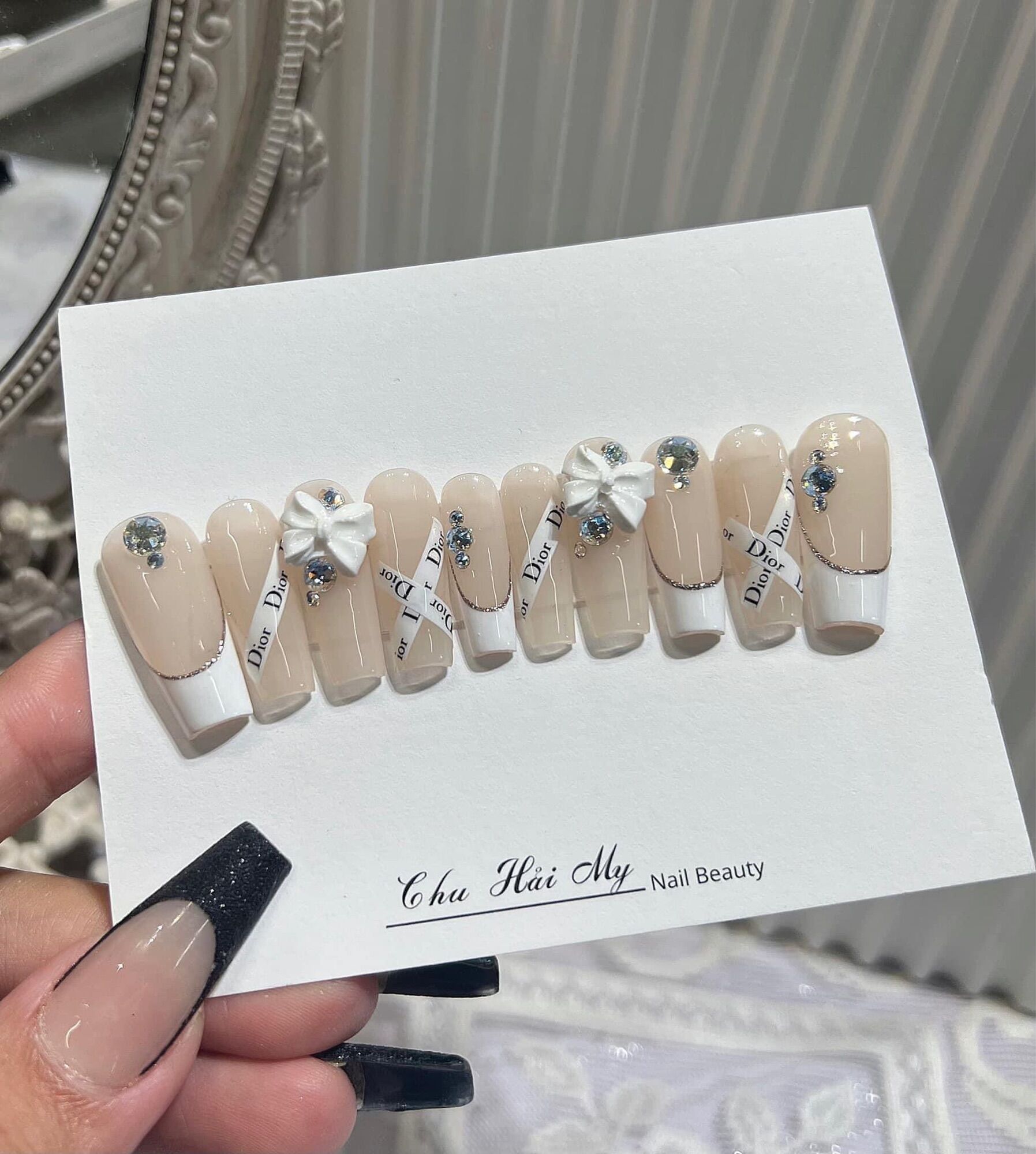 Móng giả-Nailbox thiết kế theo yêu cầu kèm keo dũa