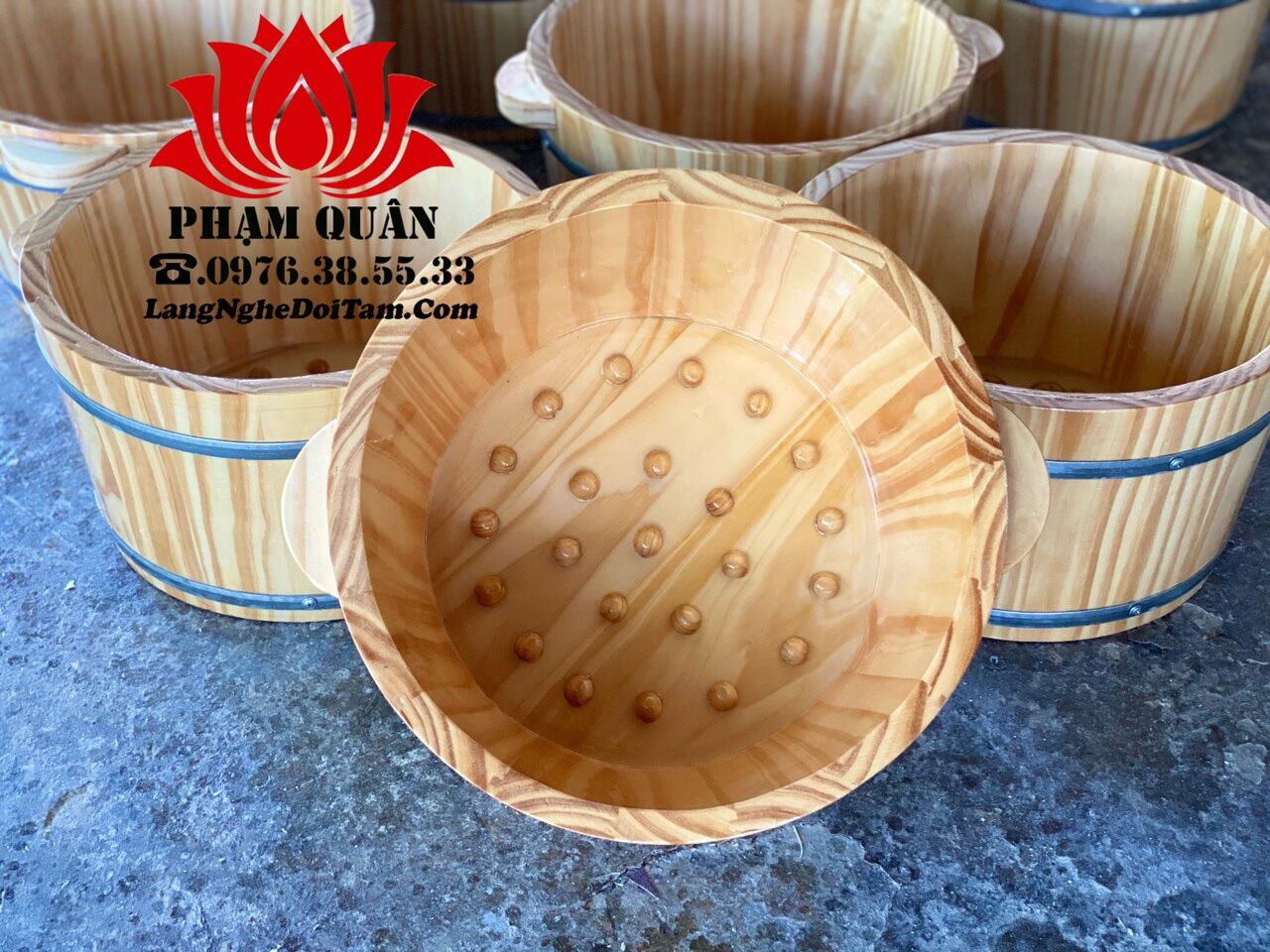 Chậu gỗ ngâm chân có hạt massage gỗ thông nhập khẩu, bồn gỗ ngâm chân, thùng gỗ ngâm chân giá tại xưởng