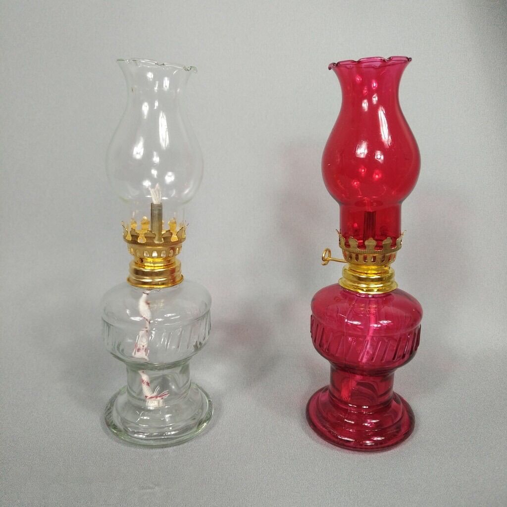 Đôi Đèn Dầu Thuỷ Tinh Màu Đỏ- Cao 20cm