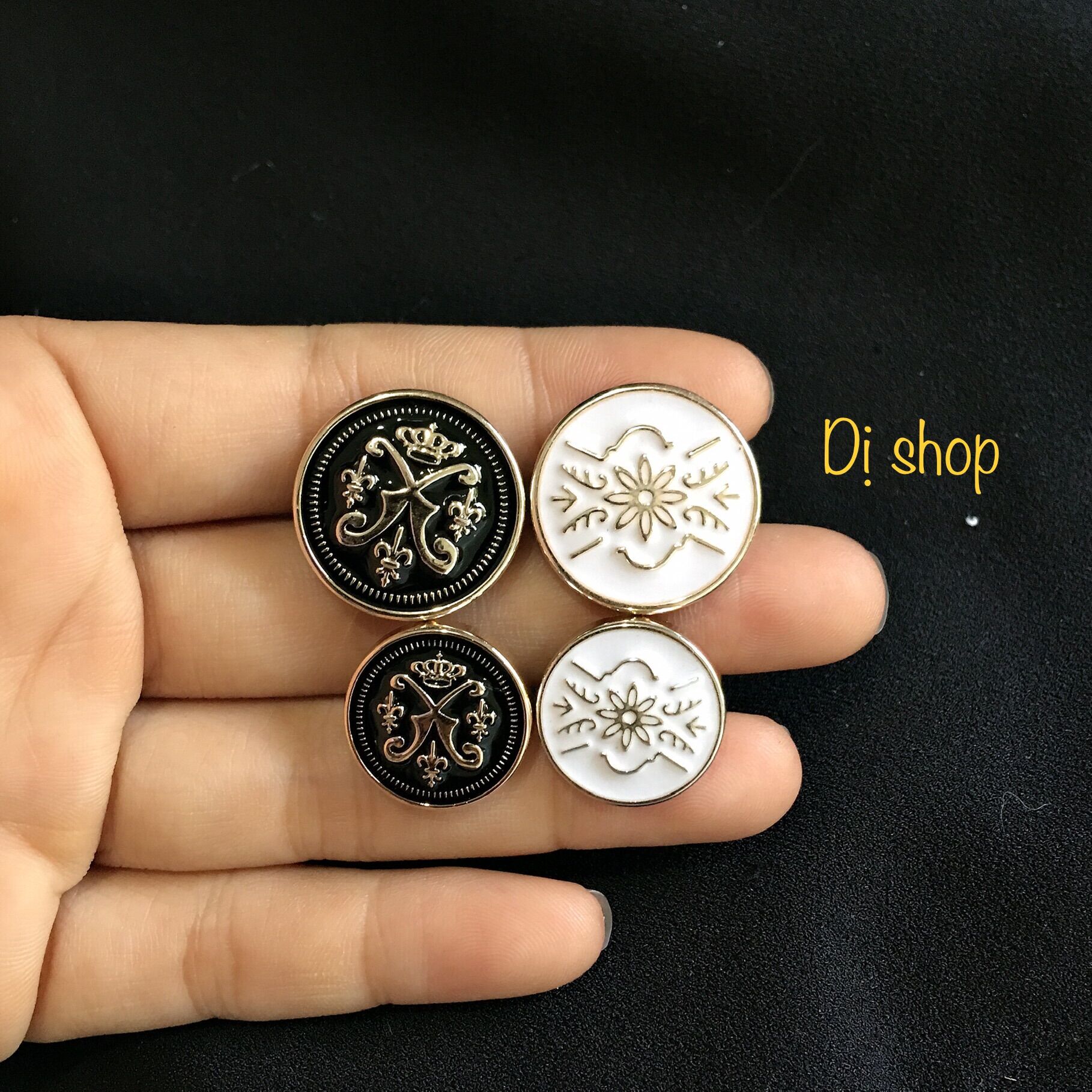 (N005) set 5 NÚT NHỰA KIỂU TRẮNG ĐEN 2 SIZE