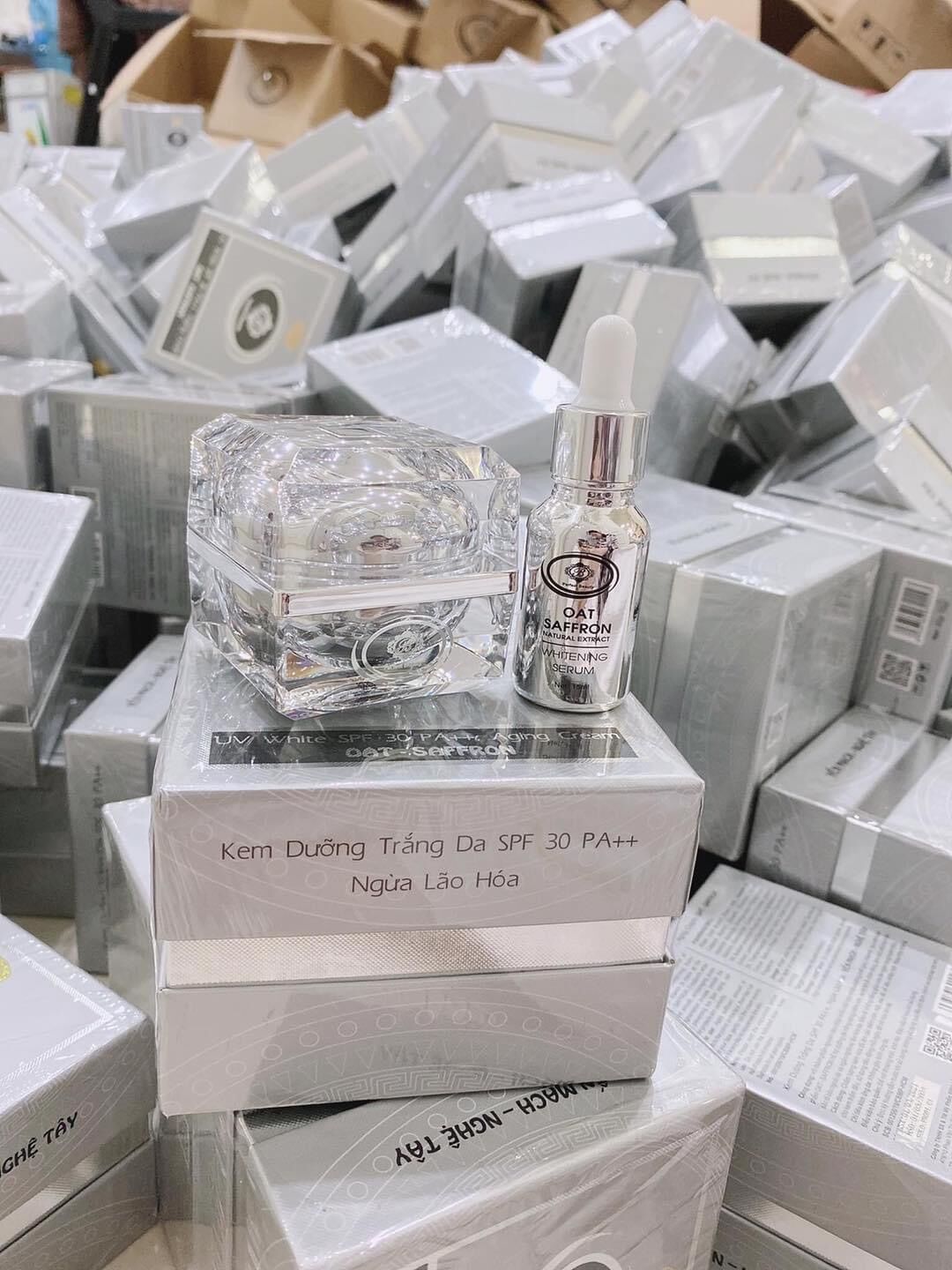 Kem face yến mạch lớn tặng kèm chai serum
