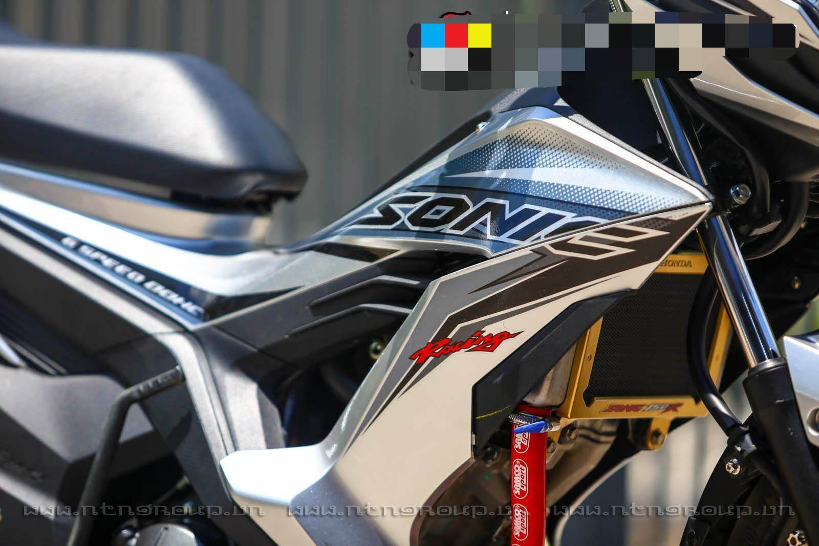 TEM RỜI SONIC 150 BẠC TRẮNG  - DECAL RUBY