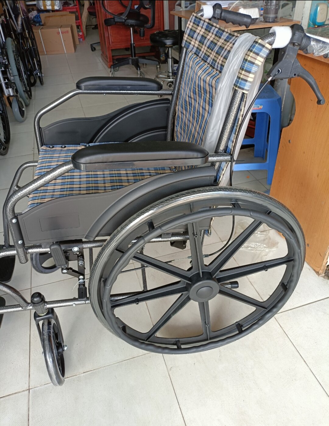 xe lăn cao cấp