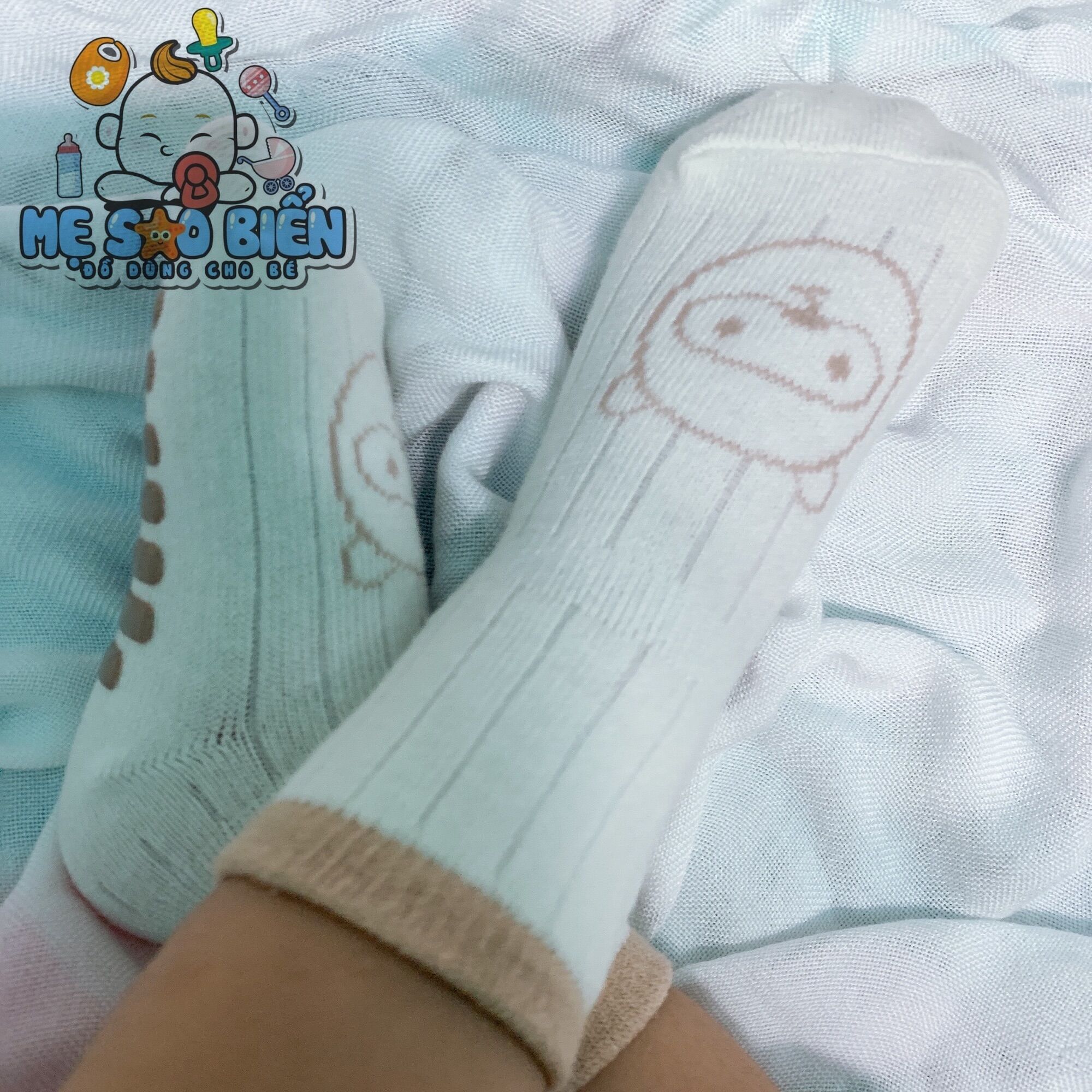 Tất/ vớ gấu chống trượt cho bé