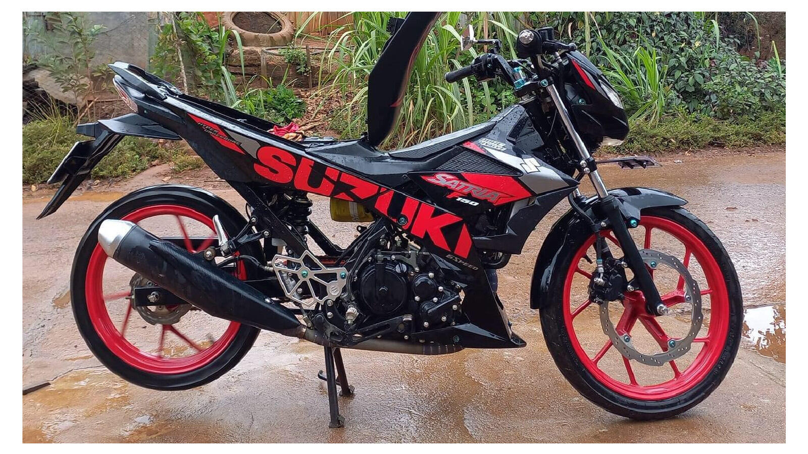 Tem satria mẫu zin đỏ đen xám
