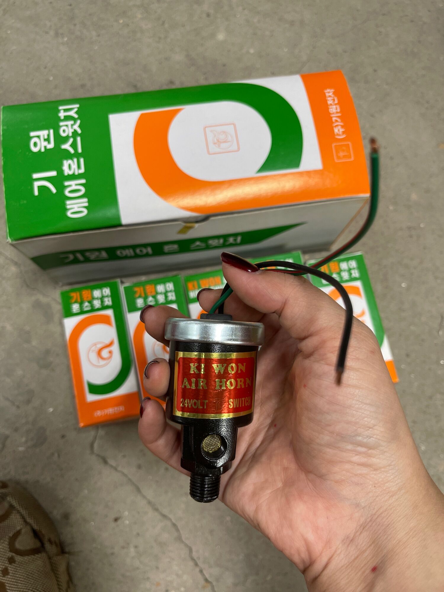 Rơ le còi hơi, kèn hơi Hàn Quốc - 24v nhập khẩu