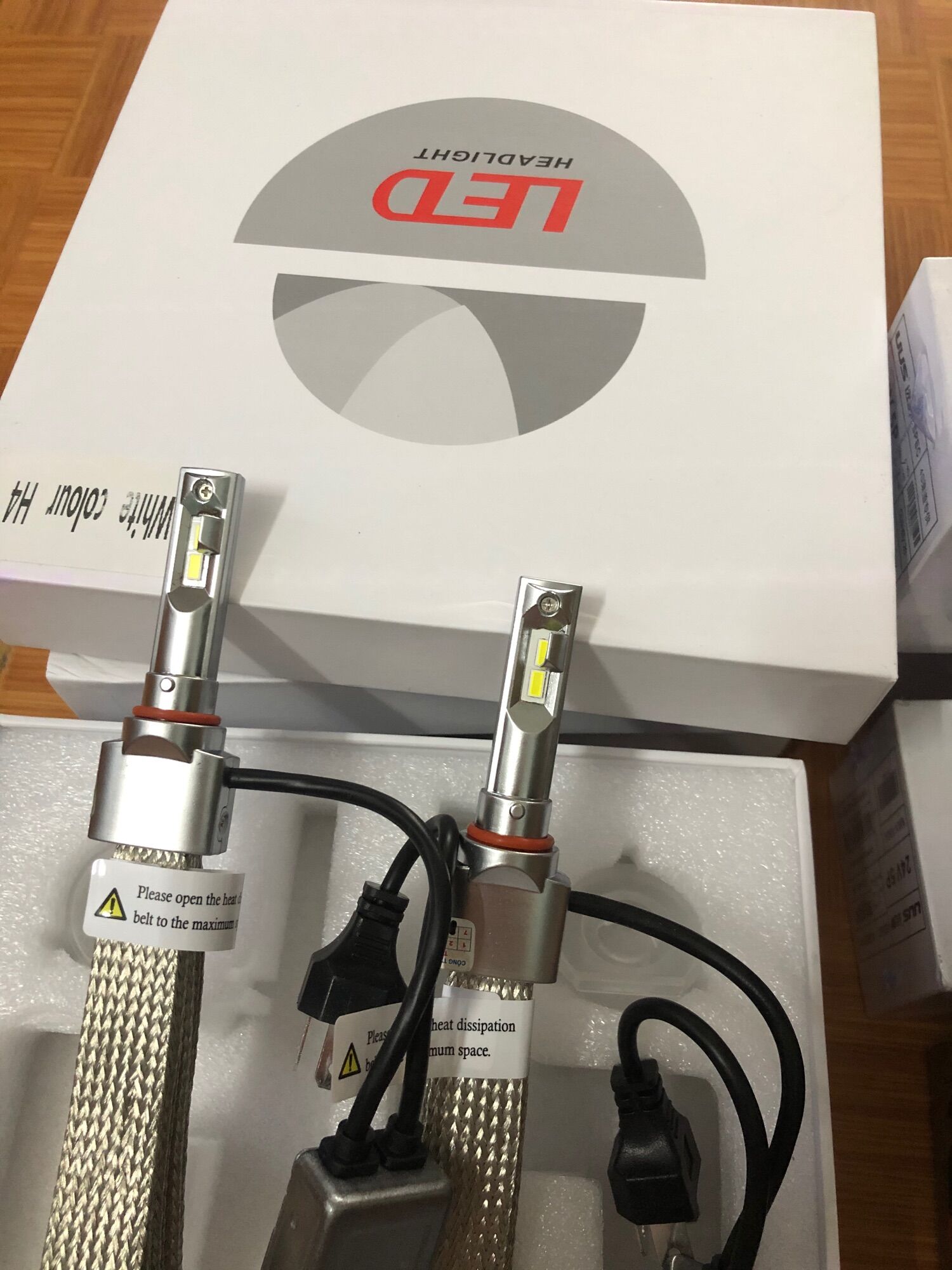 Đèn led siêu sáng 6s chân h4 giá 1 hộp 2 cái