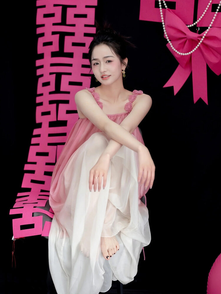 Áo Choàng Ngủ Áo Ngủ Cao Cấp Dành Cho Số Ít Người Kiểu Trung Quốc Mới Kết Hôn Cô Dâu Váy Dài Tiên Nữ Đổi Màu Dần Rộng Rãi Hai Dây Thêu Hoa