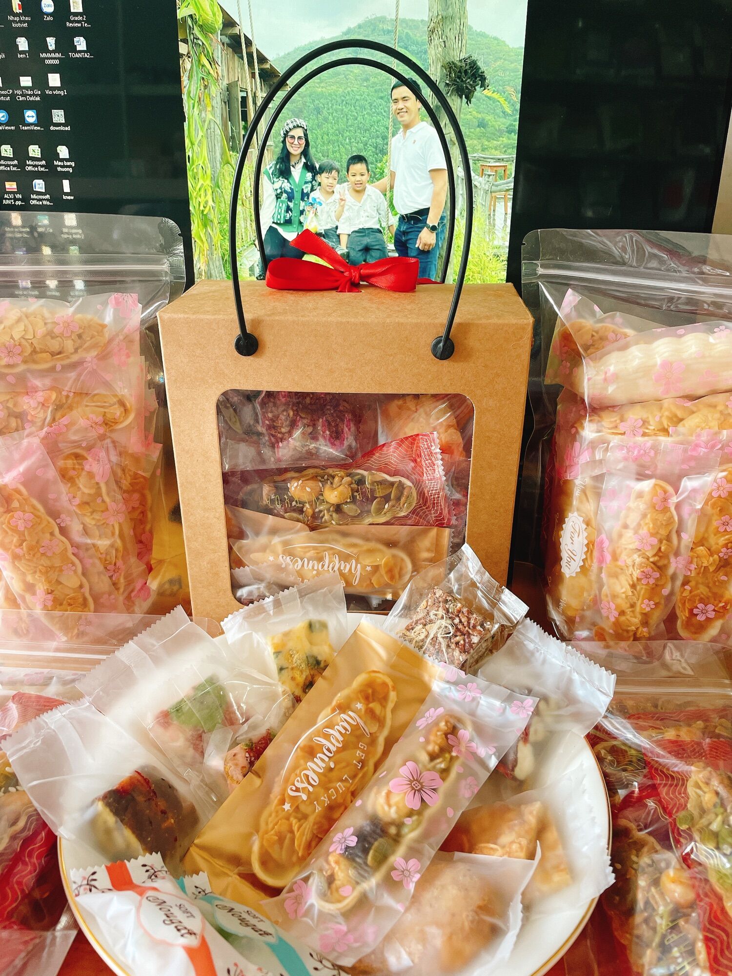 (1KG) MIX 10 LOẠI BÁNH HEALTHY-HANDMADE CAO CẤP ( BÁNH: NGÓI HẠNH NHÂN, THUYỀN HẠNH NHÂN, THUYỀN HẠT, BÔNG TUYẾT VỊ VANI, BÔNG TUYẾT TRỨNG MUỐI, BÔNG TUYẾT SOCOLA, BÔNG TUYẾT DÂU…) shop mebenbull2229, mebenbull