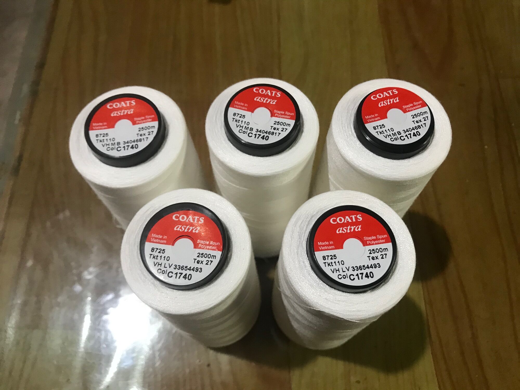 set 05 cuộn chỉ nhỏ Coats cuộn dài 2500m