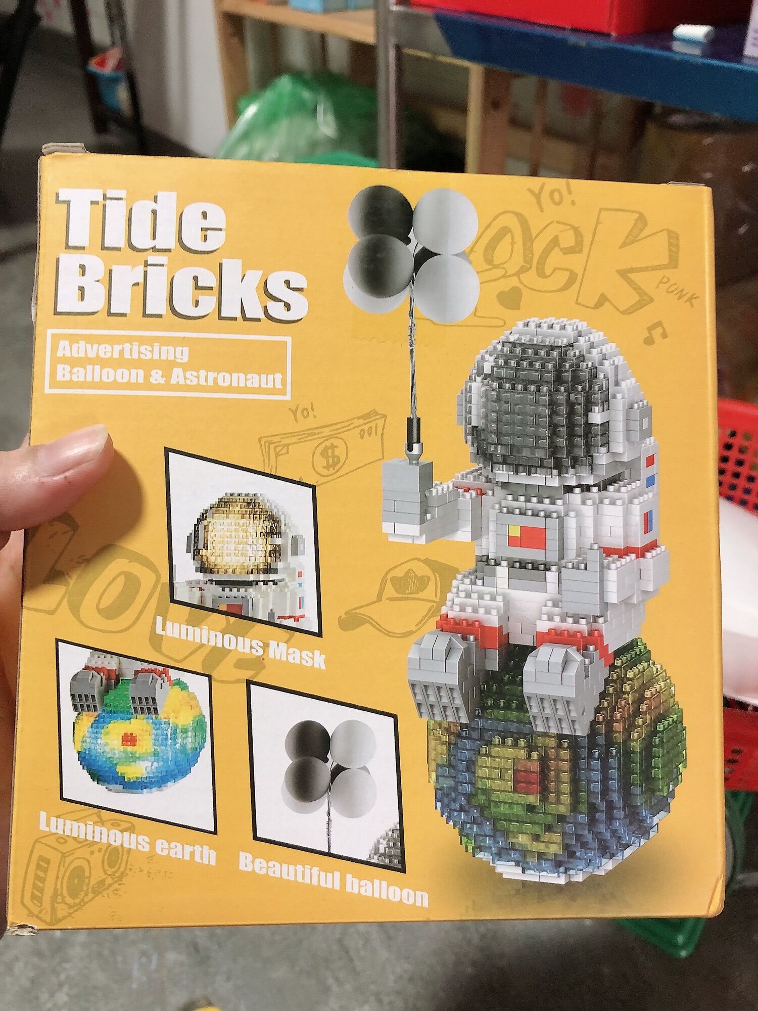 Lego Đồ chơi lắp ráp phi hành gia (có đèn led)