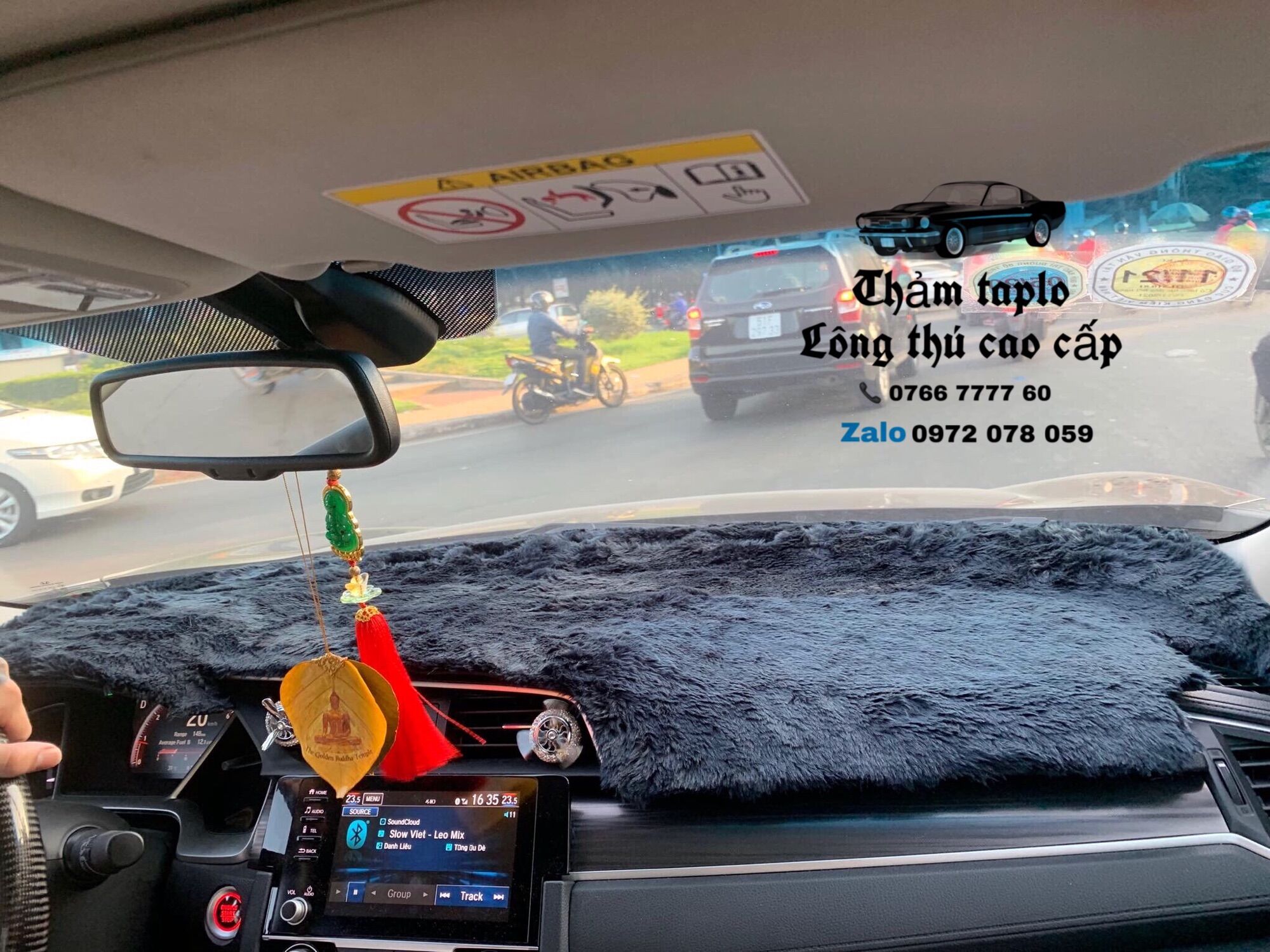 Thảm taplo honda civic lông thú
