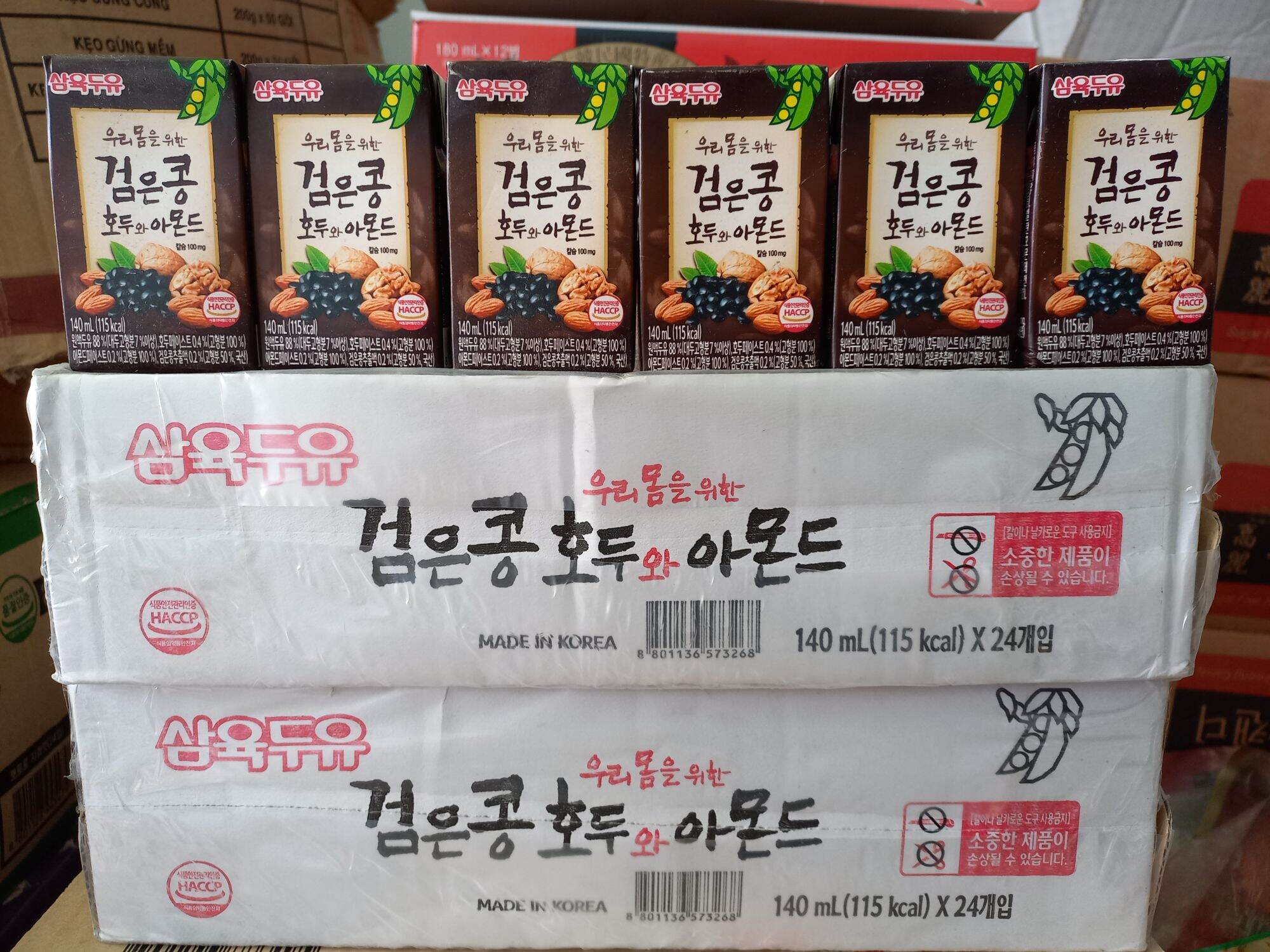 1 Thùng 24 Hộp Sữa nước óc chó đậu đen hạnh nhân Hàn Quốc Samyook 140ml