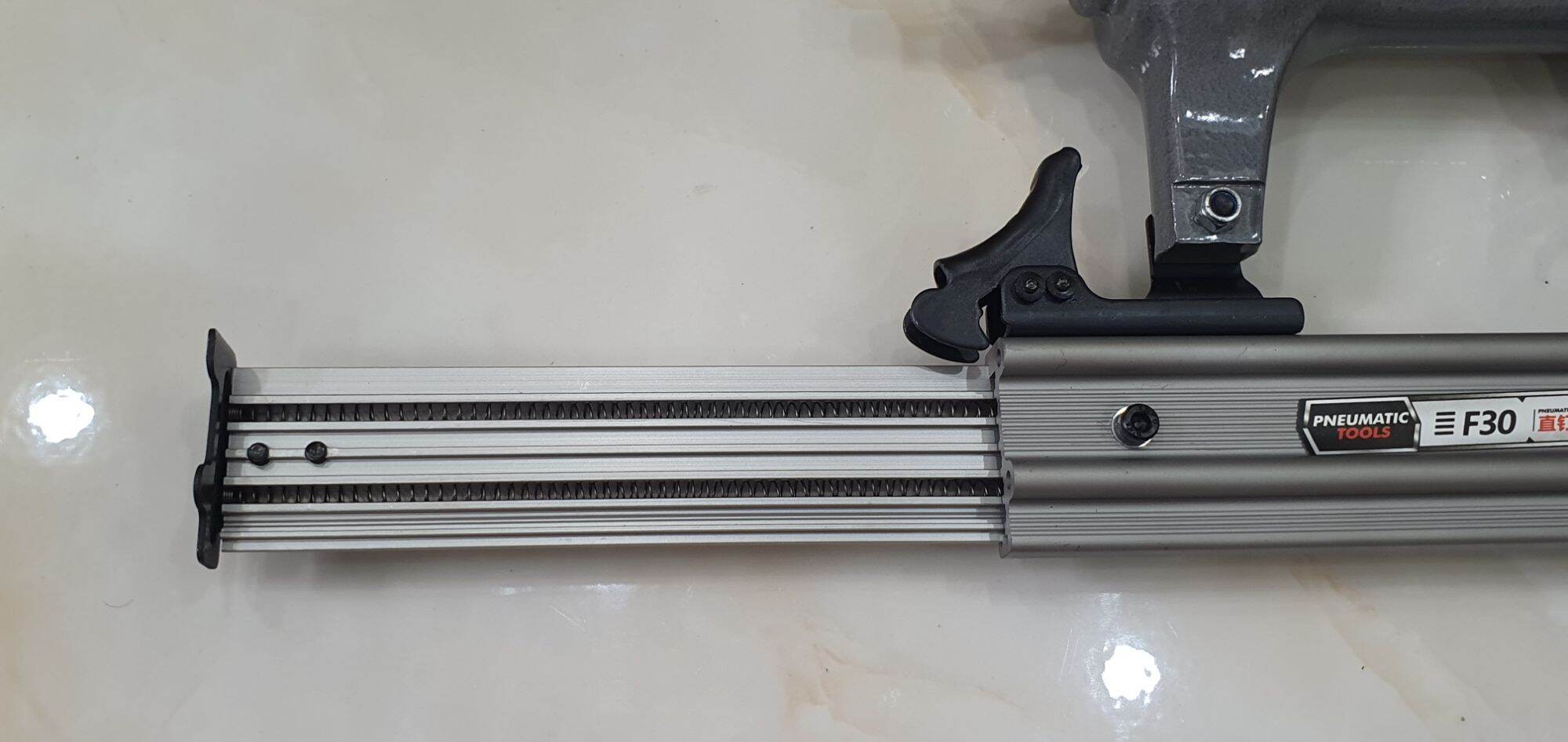 Súng Bắn Đinh TOK F30 ( gỗ )