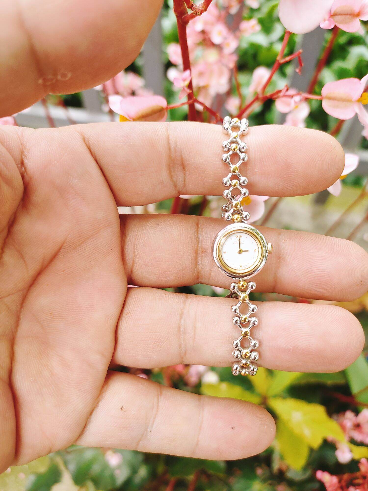 Đồng hồ Orient lắc nữ siêu đẹp, hình thức đẹp size nhỏ 14mm, cam kết hành chính hãng thumbnail