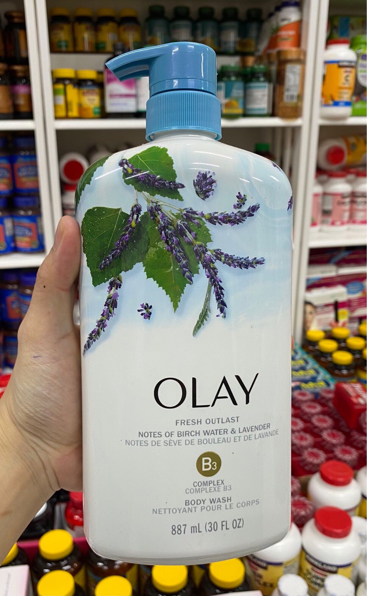 Sữa tắm Olay Fesh Outlast B3 Complex hương Lavender và nước Bạch dương, hàng Mỹ - 887ml
