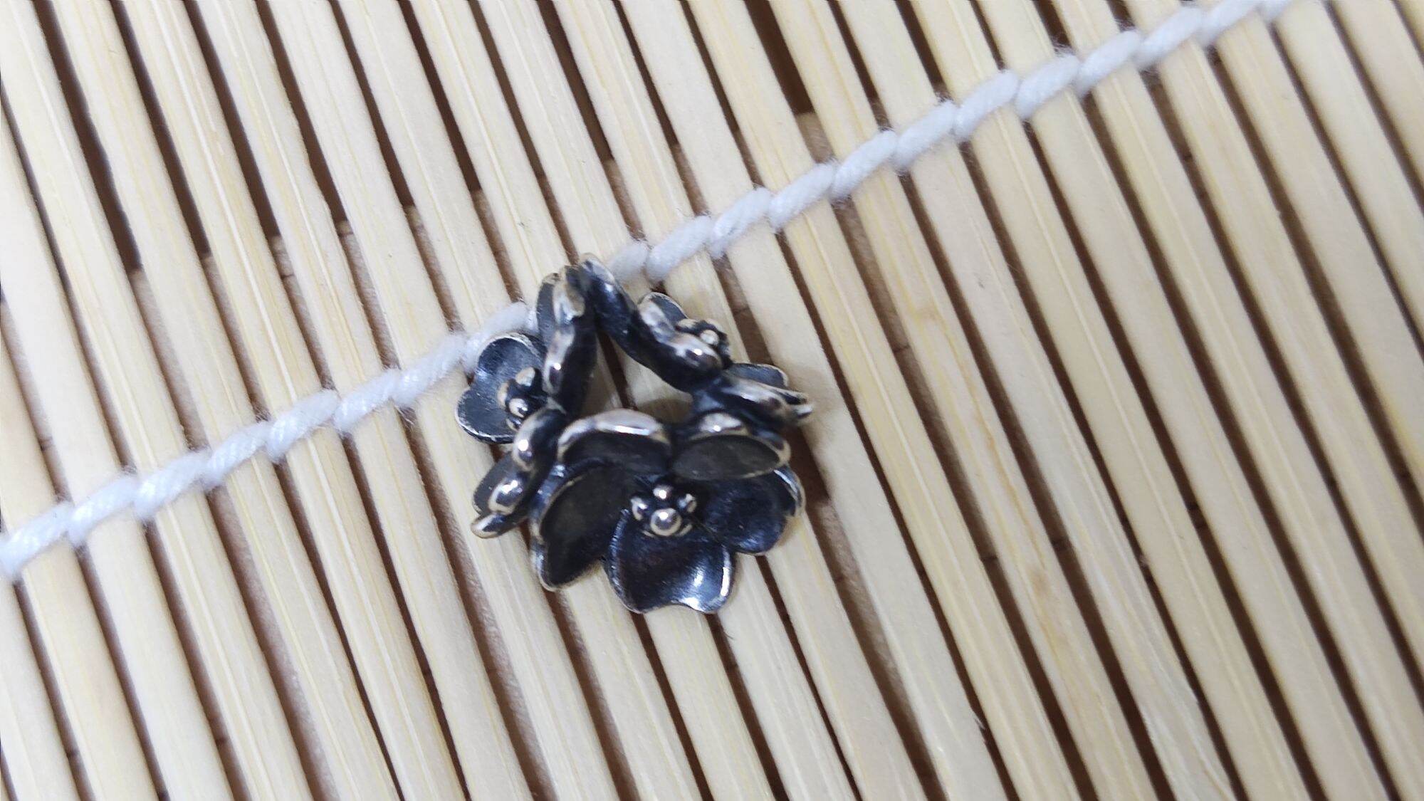 GauBee Charm bạc 925 hoa táo đen tb