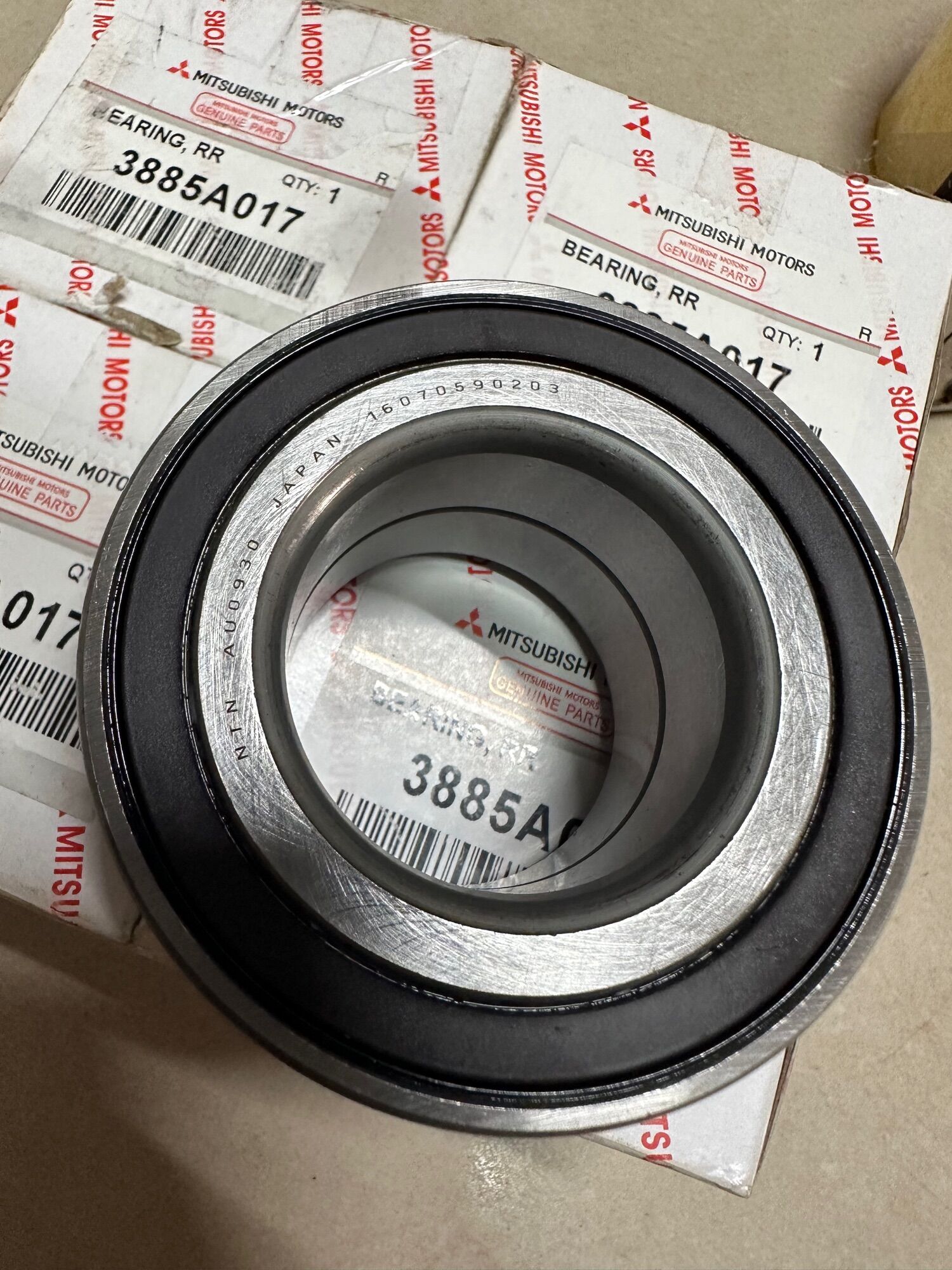 BẠC ĐẠN / BI MOAY Ơ BÁNH TRƯỚC MITSUBISHI XPANDER