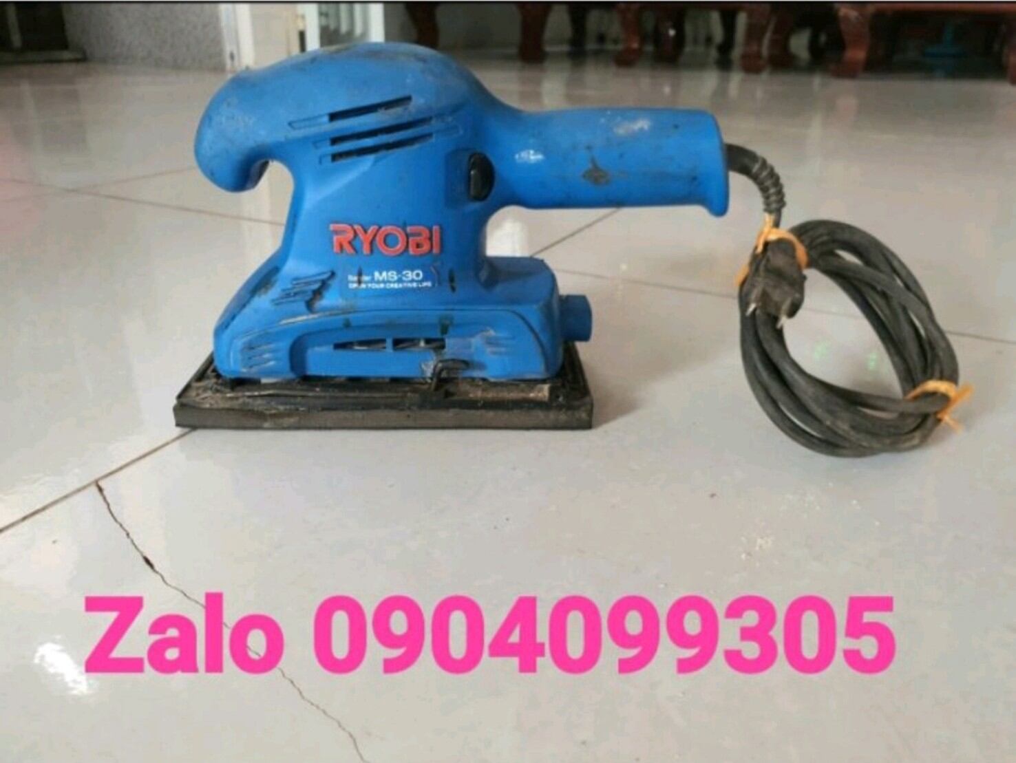 Máy chà nhám rung ryobi - hàng bãi nhật dùng điện 100-110volt, dùng nhám kẹp size 90x180mm