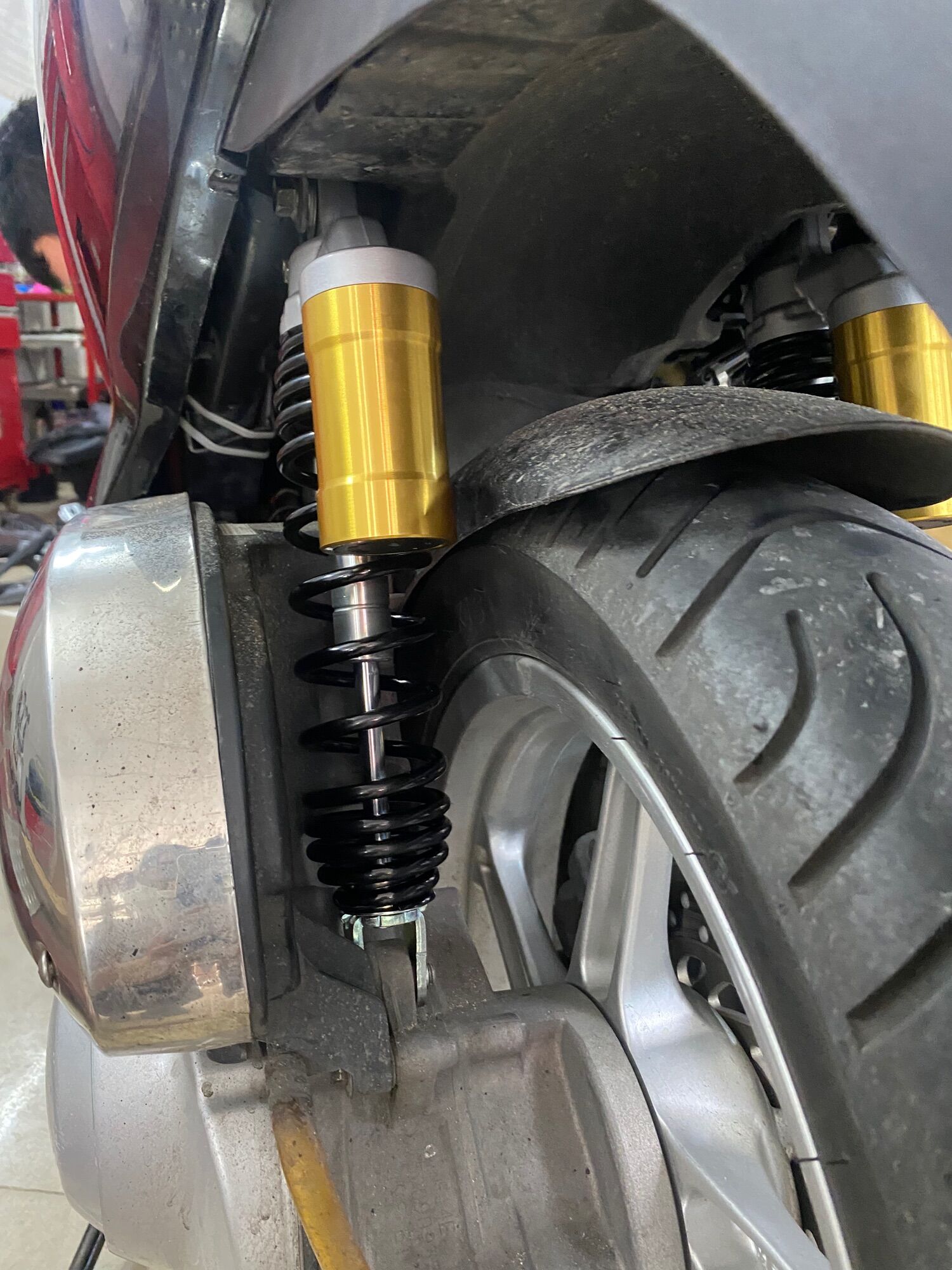 Phuộc Sau NVX lên cho : Sh Ý , Dylan , Ps , Pcx Chiều Dài 33,5cm