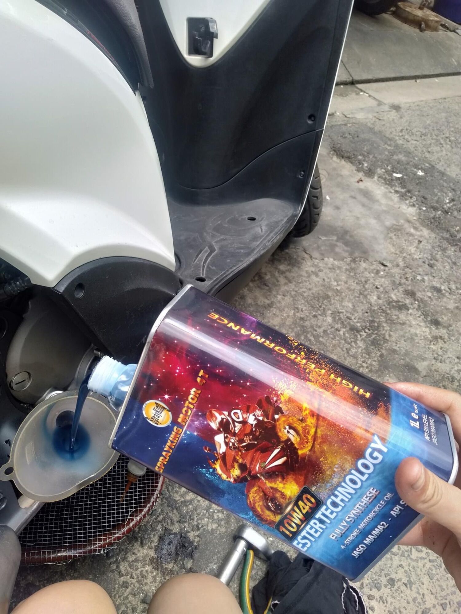 [HCM]Sprayking Moto Ester 10W40 1L dành cho xe máy