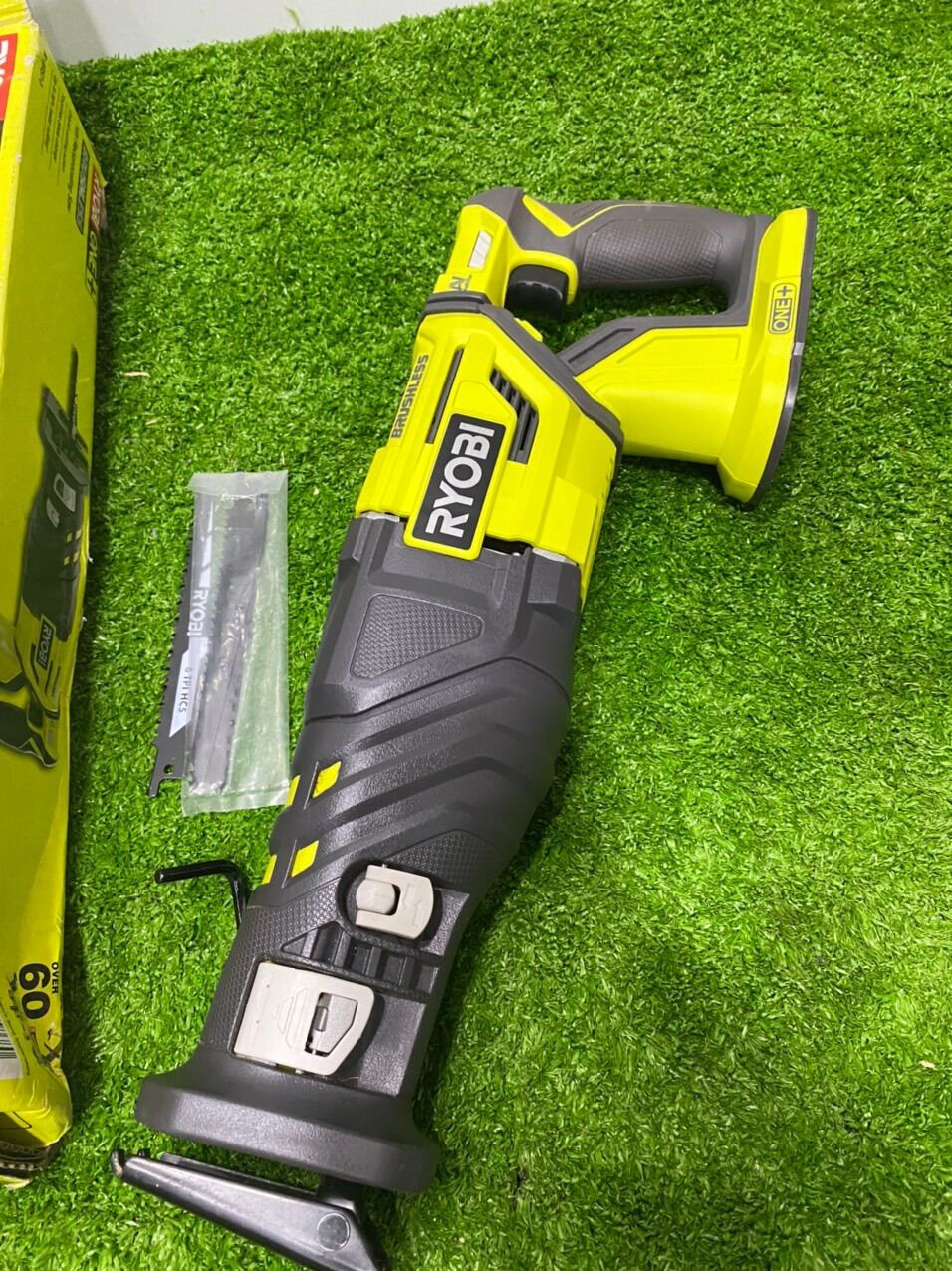 Cưa Kiếm Ryobi 18V Brushless