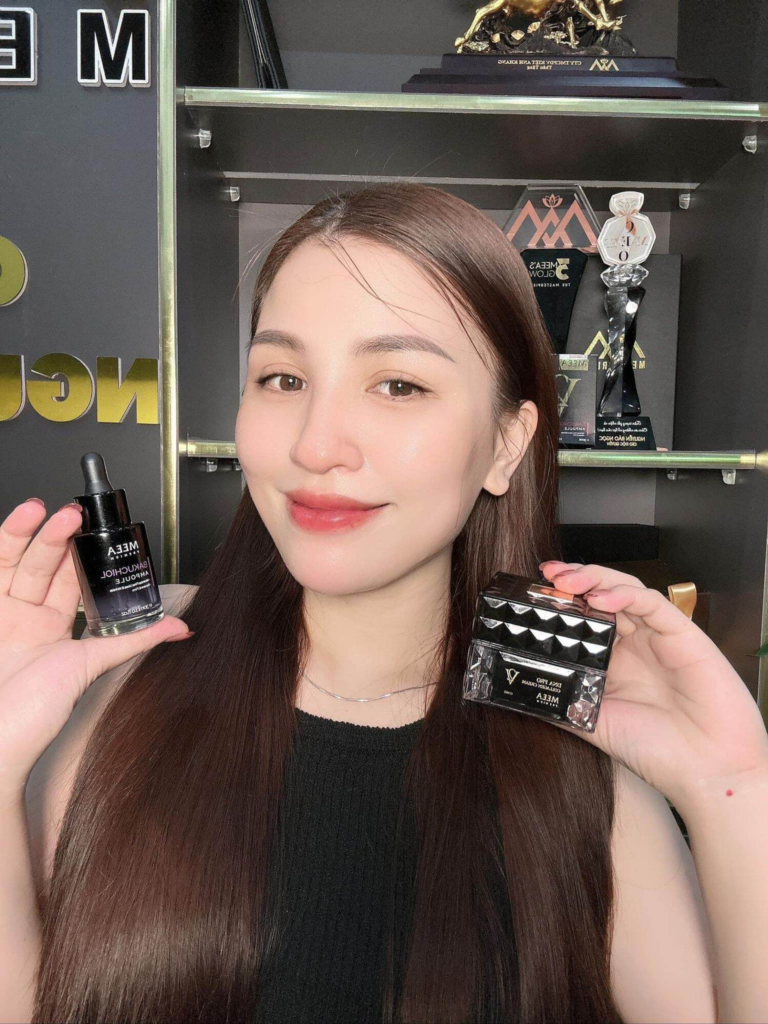 ( Mẫu mới 30g) Kem Face Trứng Cá Hồi DNA Pro Collagen Cream MeeA