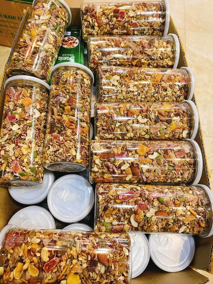 Granola ngũ cốc ăn kiêng nhiều hạt