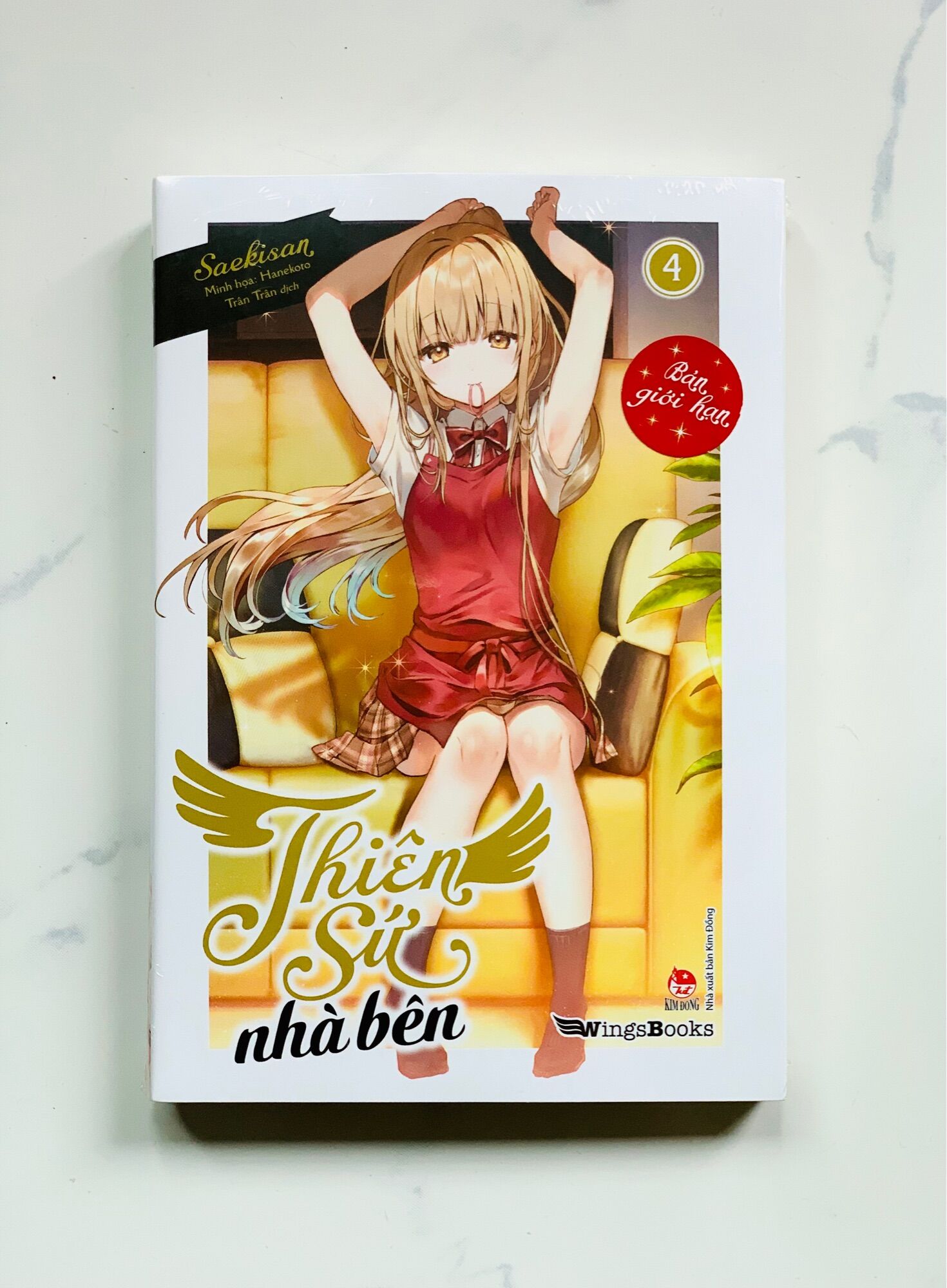Thiên Sứ Nhà Bên - Tập 4 - Bản Giới Hạn (Tặng Kèm Bookmark + Dây Đeo + Bìa Áo Limited)