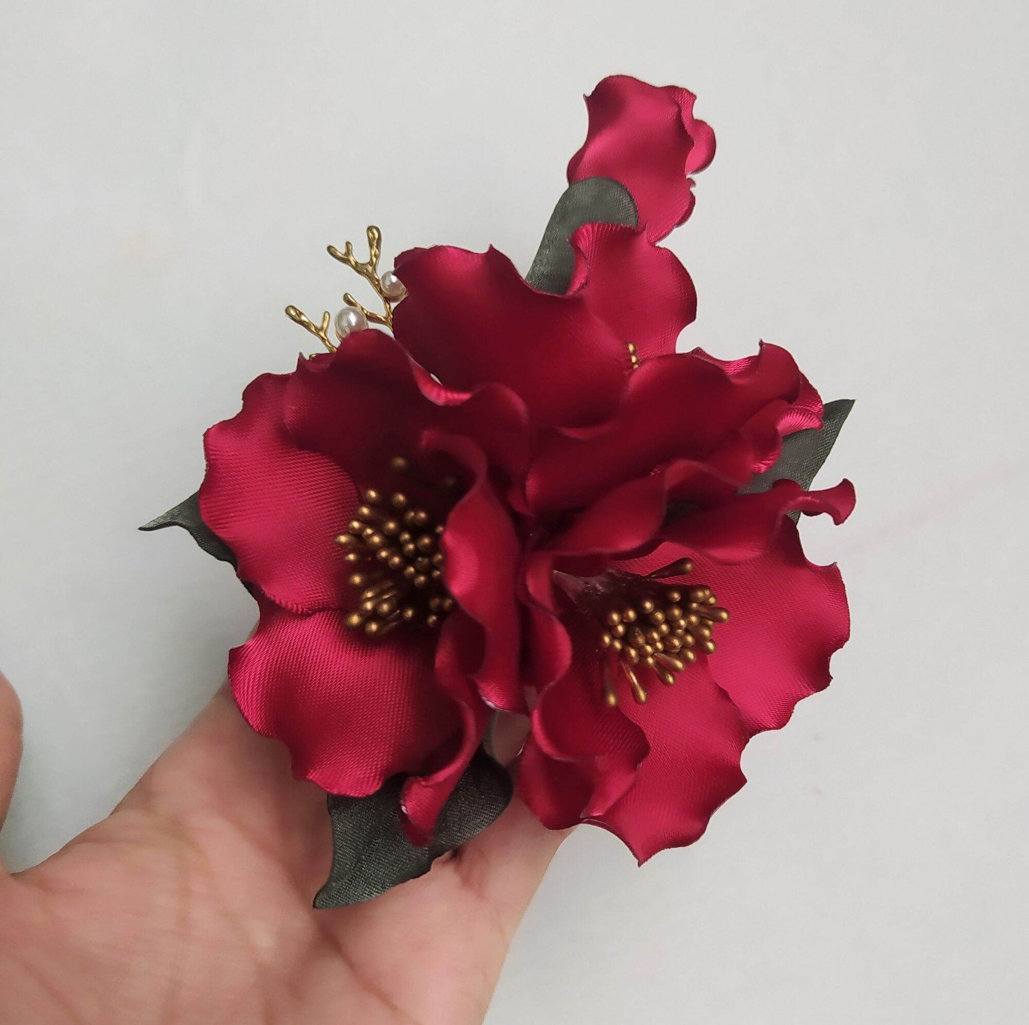 Hoa cài áo chùm handmade Canto màu đỏ đô