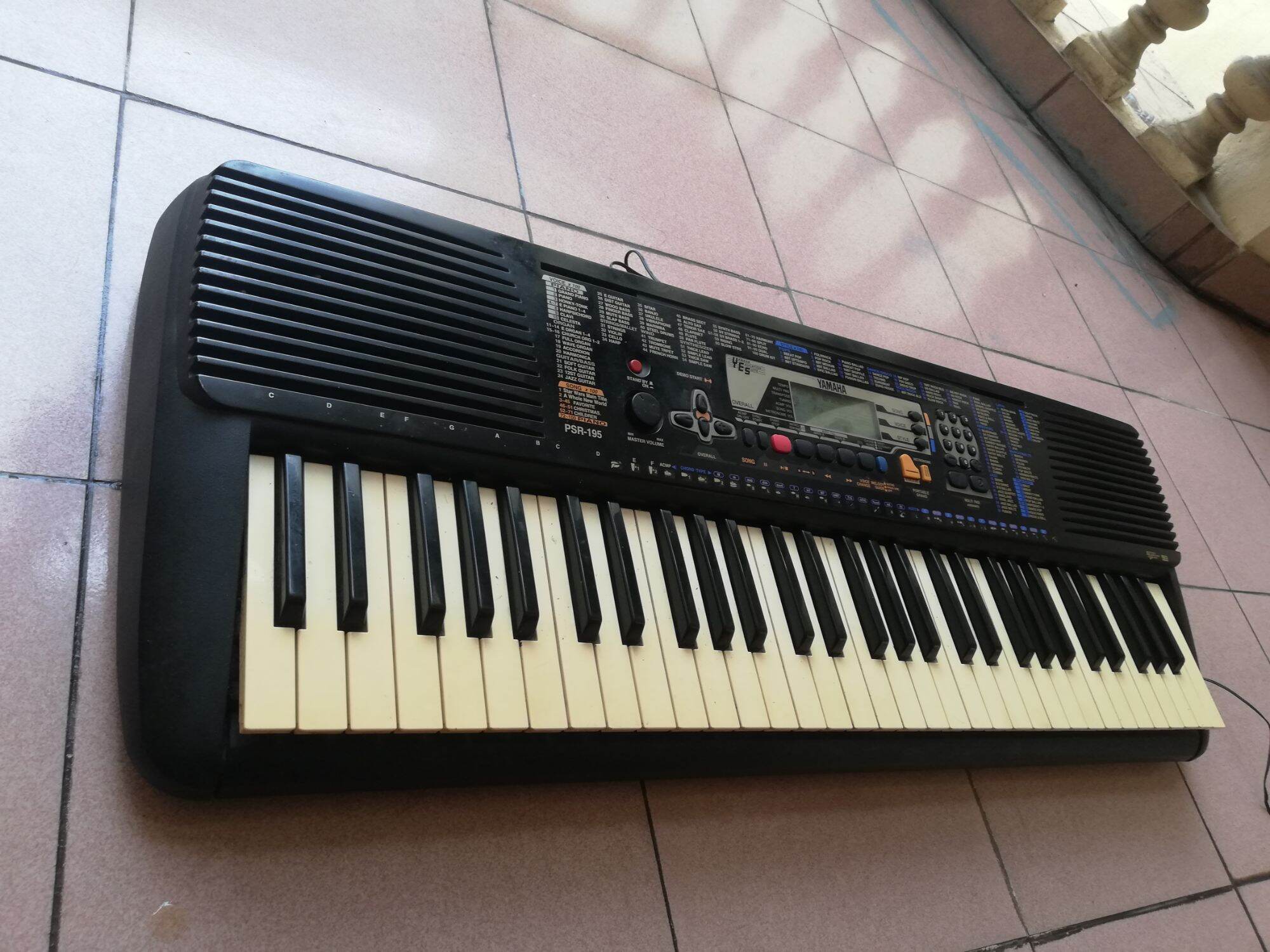 Đàn organ yamaha psr 195