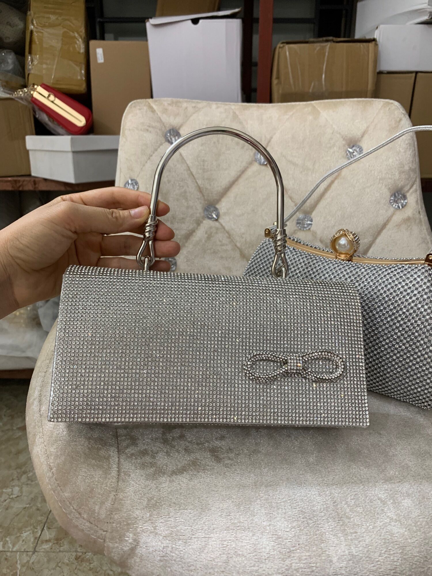 Ví cầm tay đính đá trơn basic cao cấp size trung mini