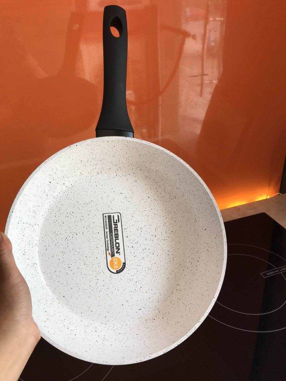 Chảo từ vân đa size 28cm  Rapido ( đáy chấm ) RP28-RD2