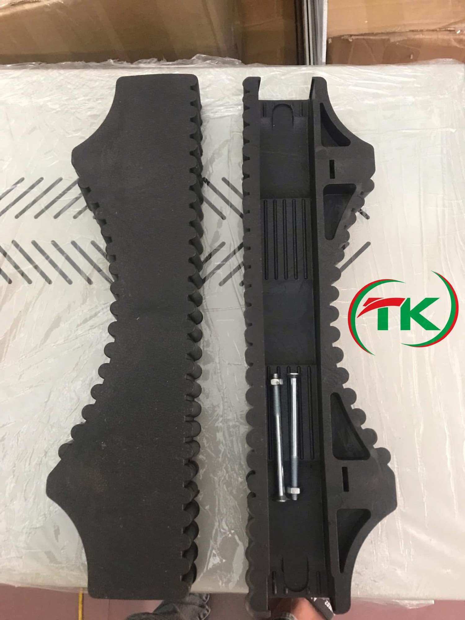 Ốp thang chống trưởng thang rút