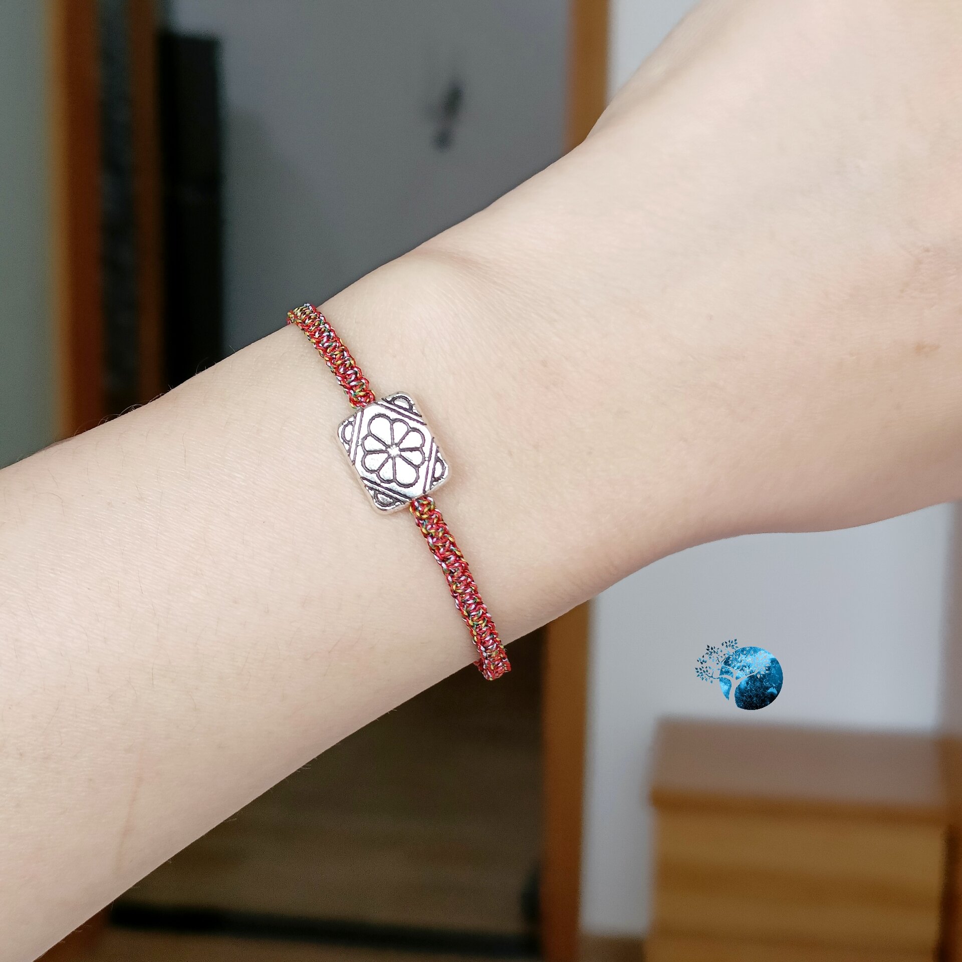 Vòng tay tết dây chỉ ngũ sắc
