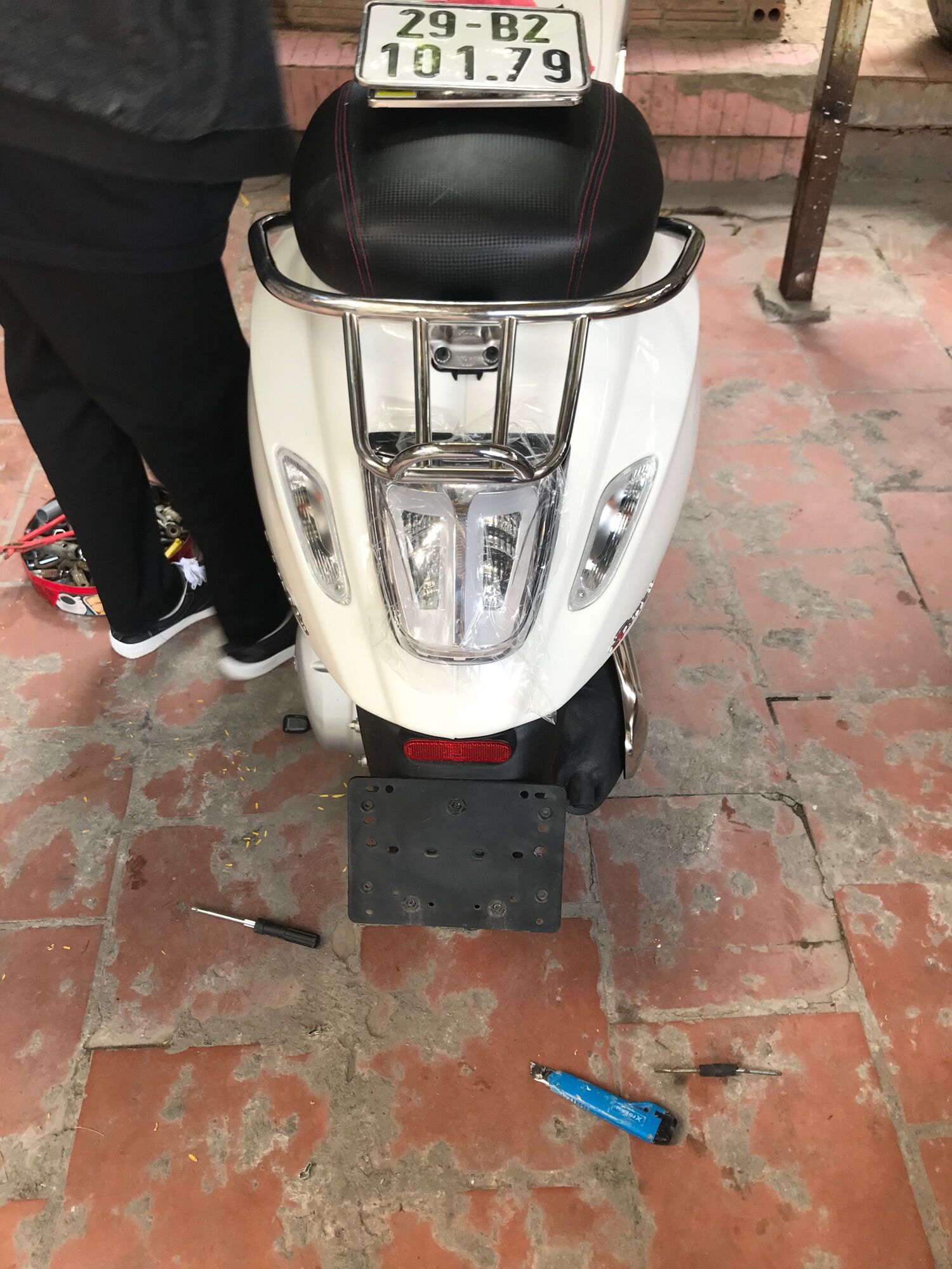 Ốp càng kiểu JS Manuf nhôm CNC cho Vespa Sprint Primavera GTS LX S (Trừ Sprint 3vie)