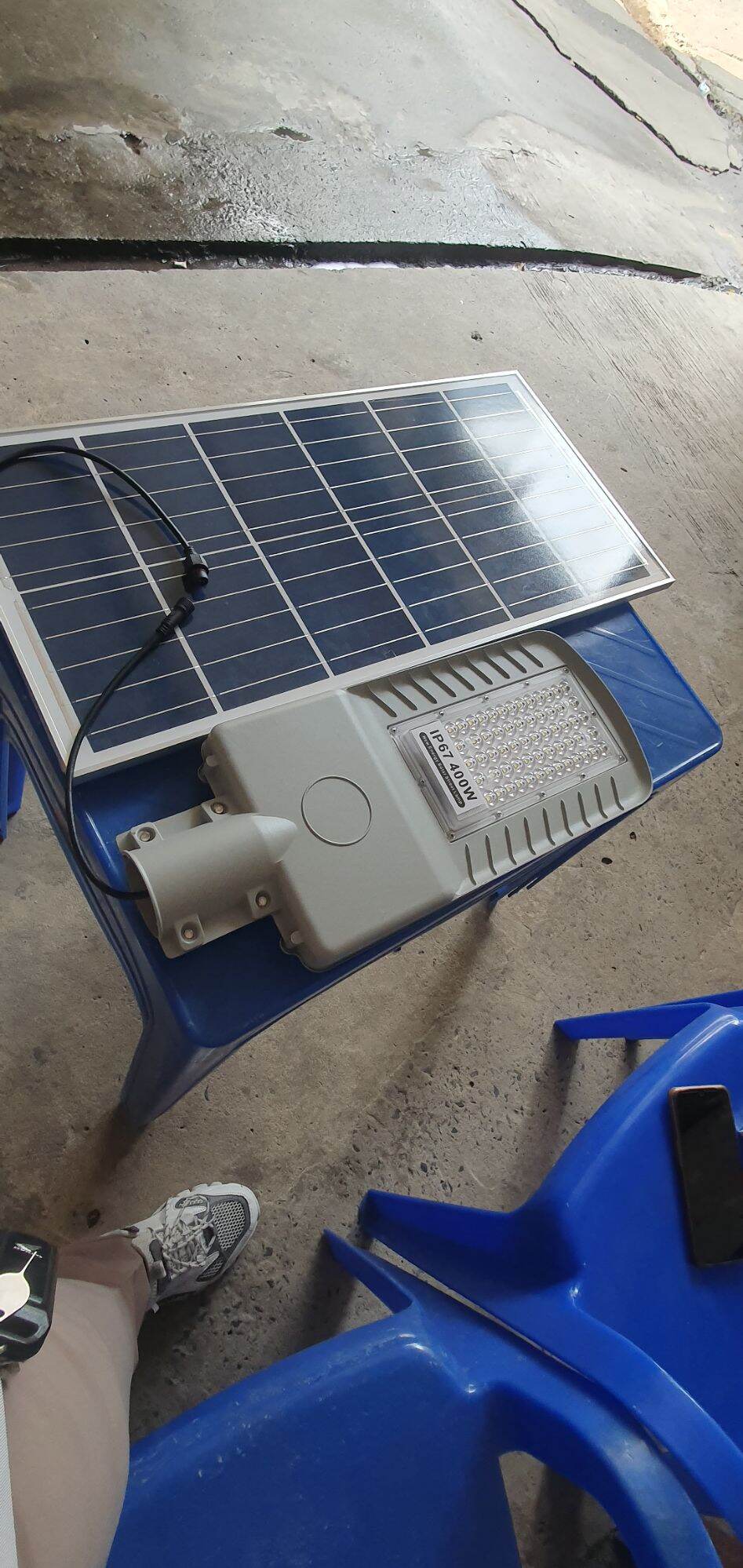 đèn năng lượng mặt trời 400W