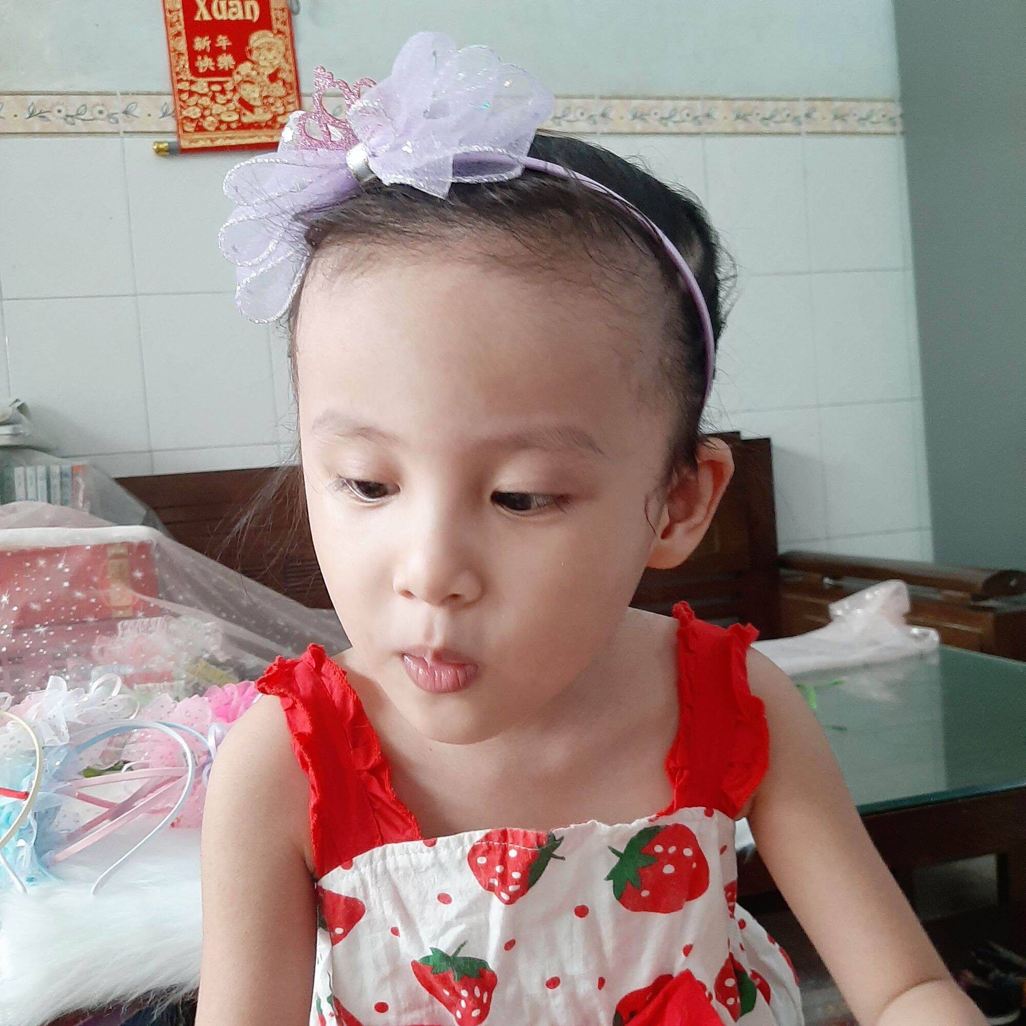 Cài tóc nơ lấp lánh đính vương miện cho bé