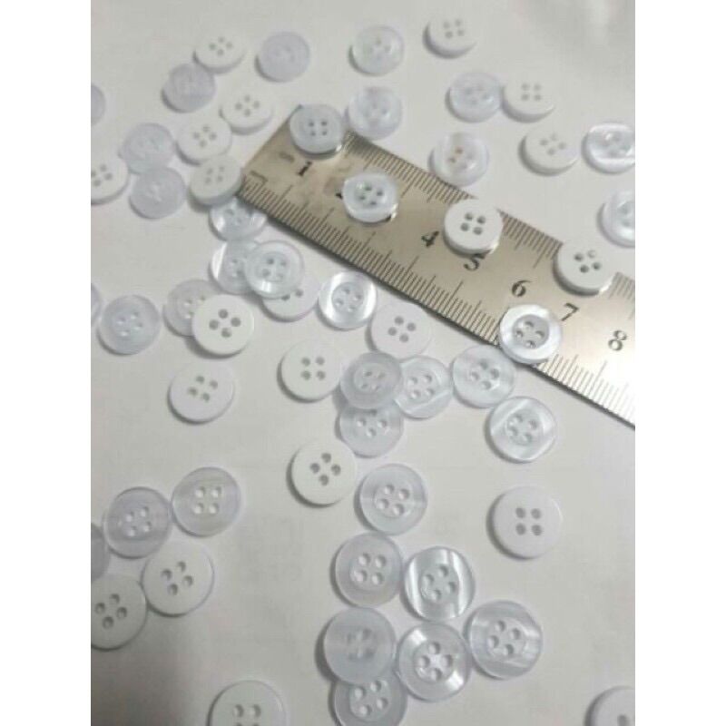 40 chiếc cúc áo sơ mi học sinh