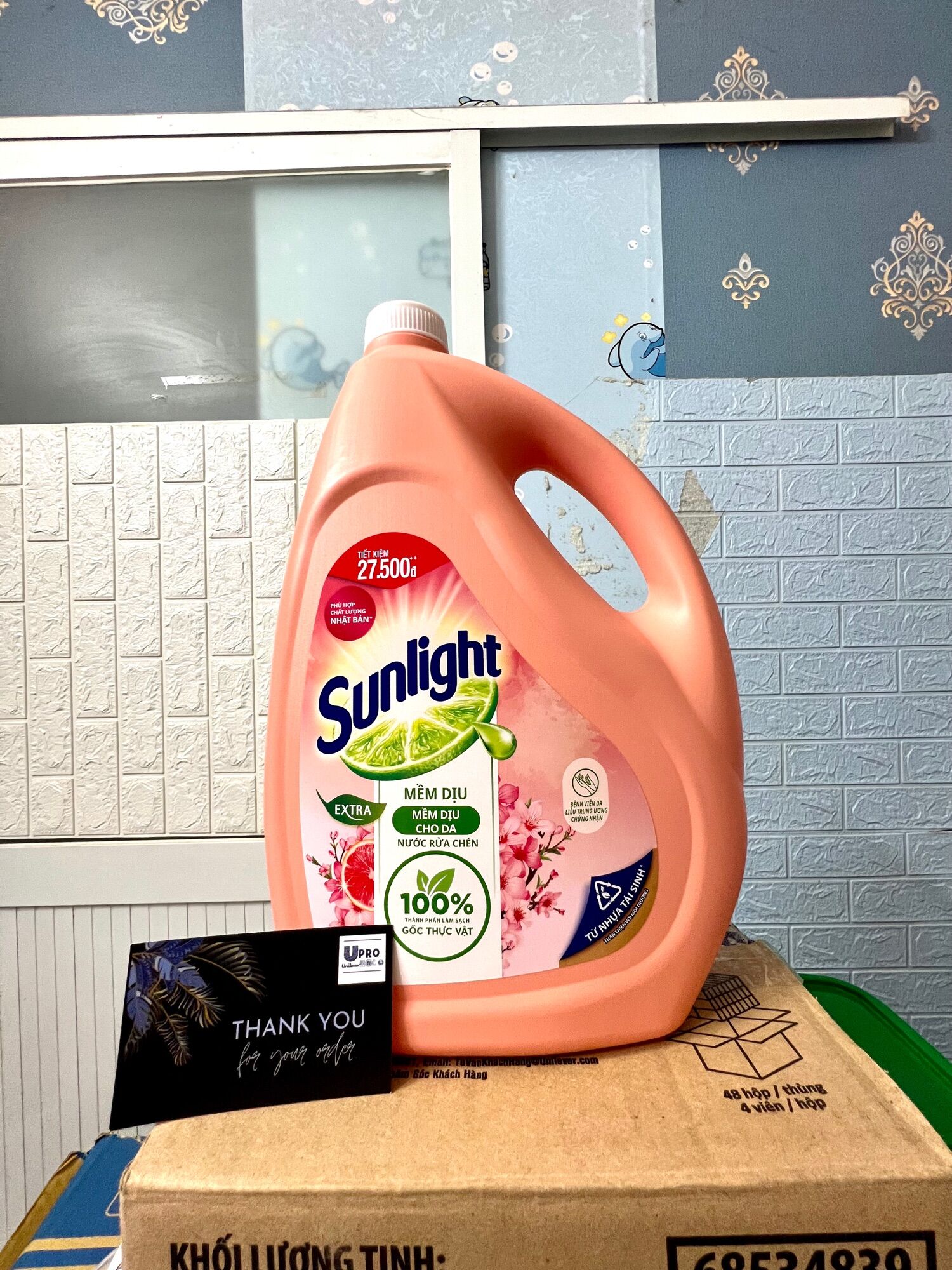 Nước rửa chén Sunlight Mềm dịu hương Bưởi Tây & Hoa Anh Đào chai 3.6kg