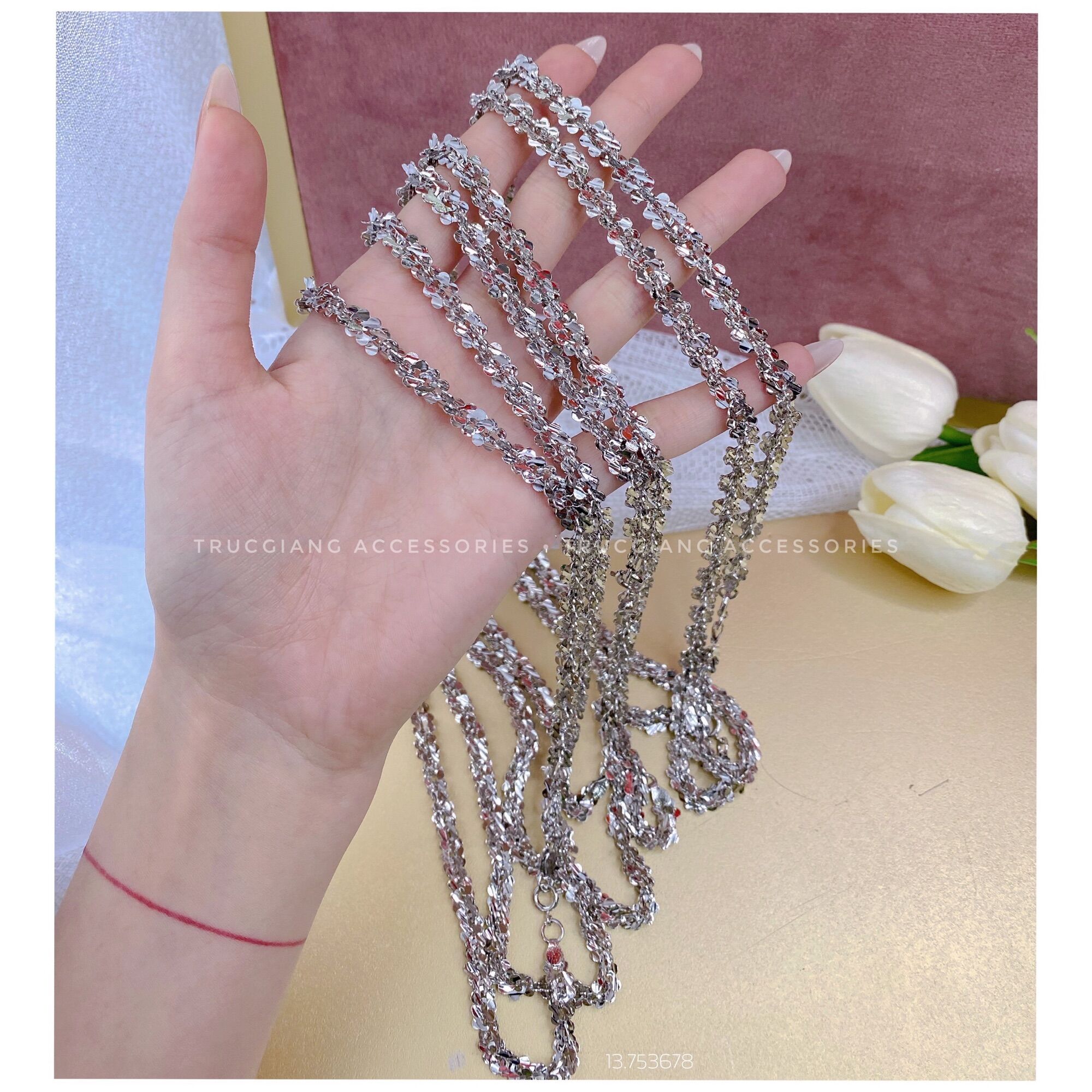 Dây chuyền xoắn bướm