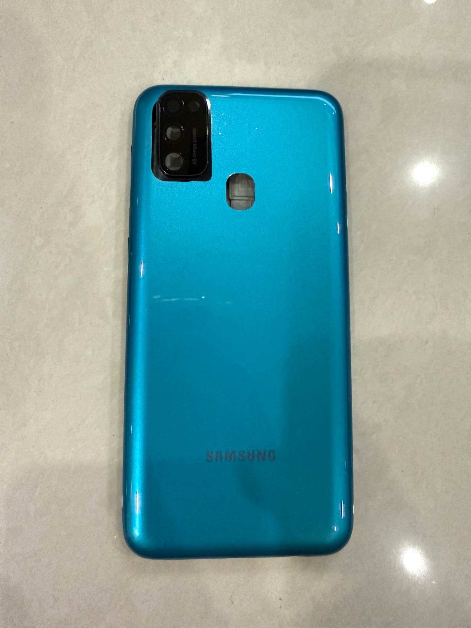 Vỏ bộ Samsung M21 kèm kính camera