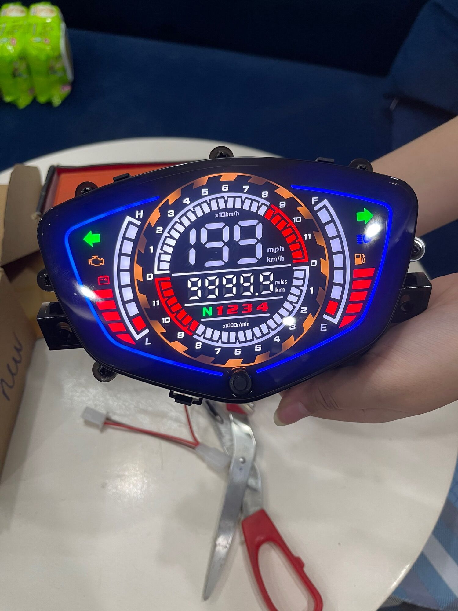 Đồng hồ điện tử LCD Sirus Uma