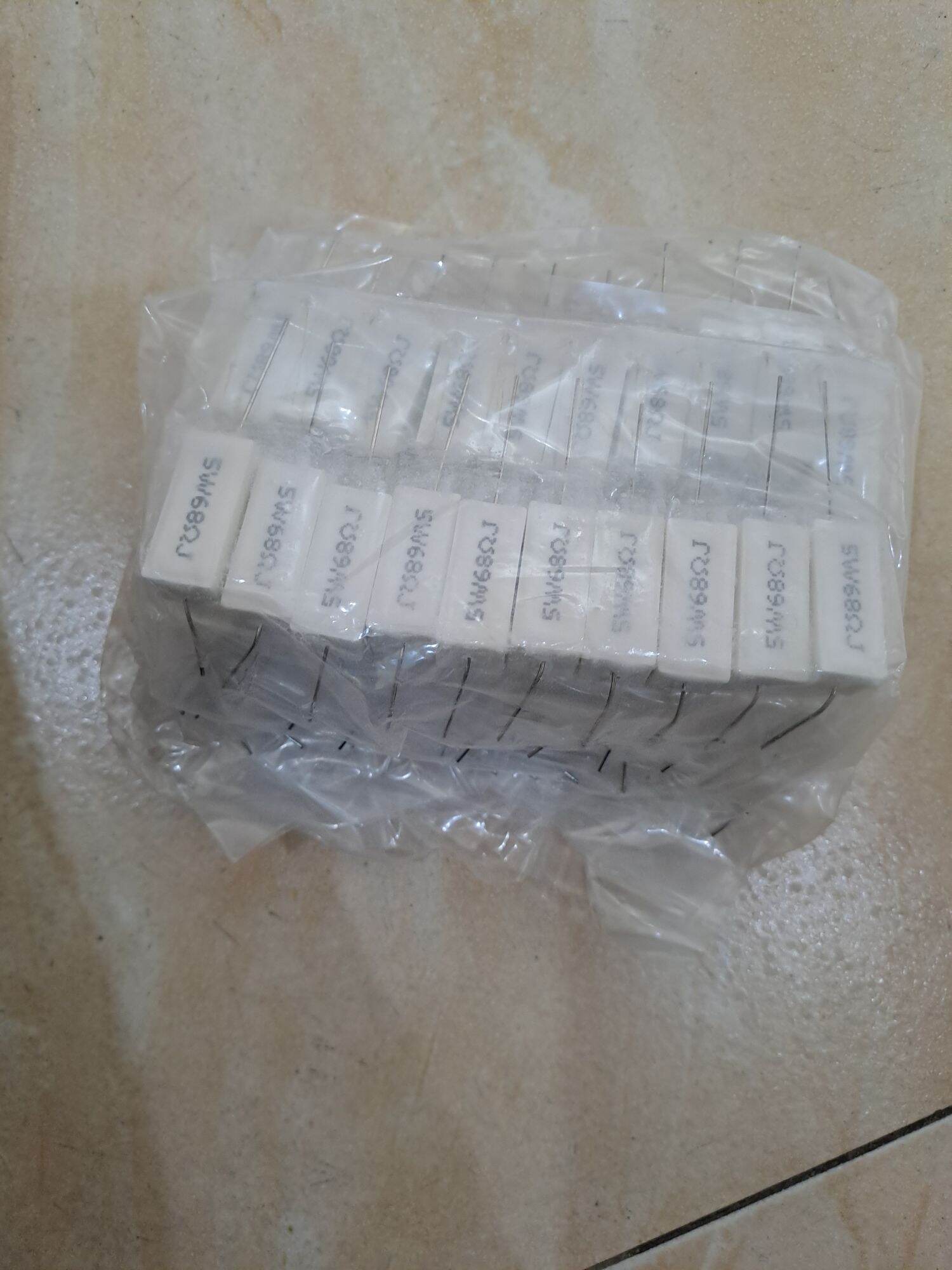 10 Điện trở sứ 68om 5w