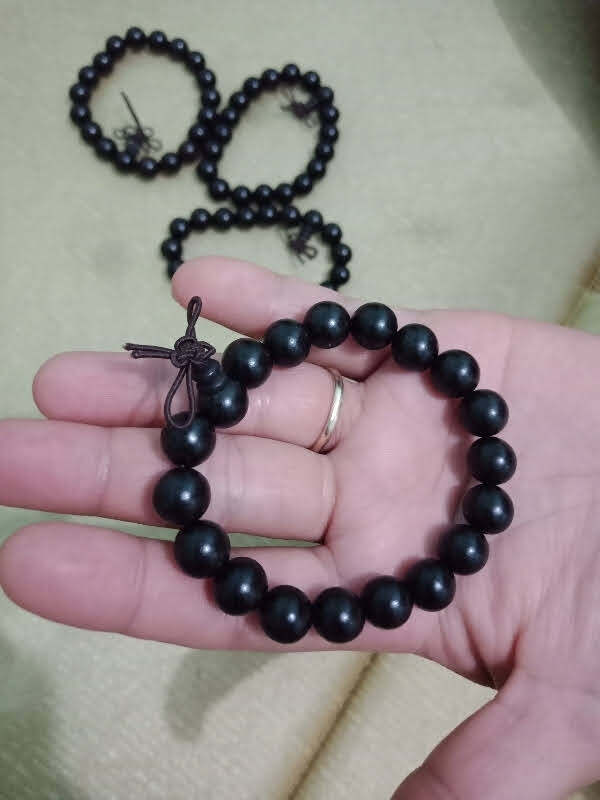 chuỗi đeo tay gỗ mun sừng