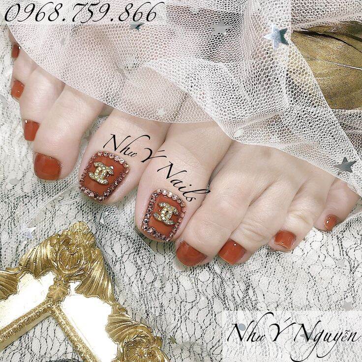 Móng chân Nail box thiết kế 3 mẫu tặng keo dán móng và dũa móng