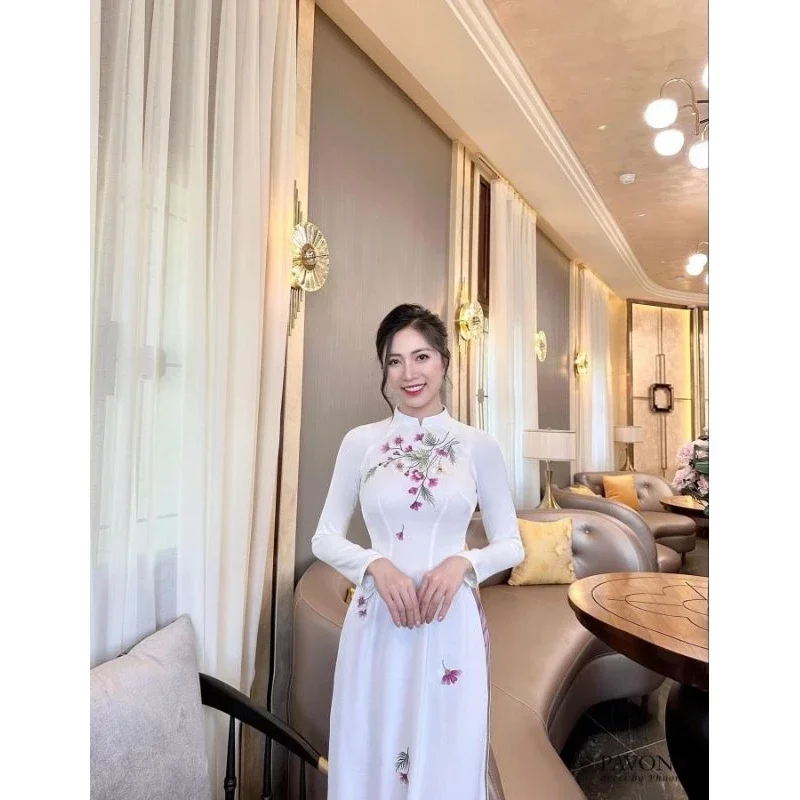 Áo dài lụa Tây Thi thêu mẫu mới (chỉ áo)