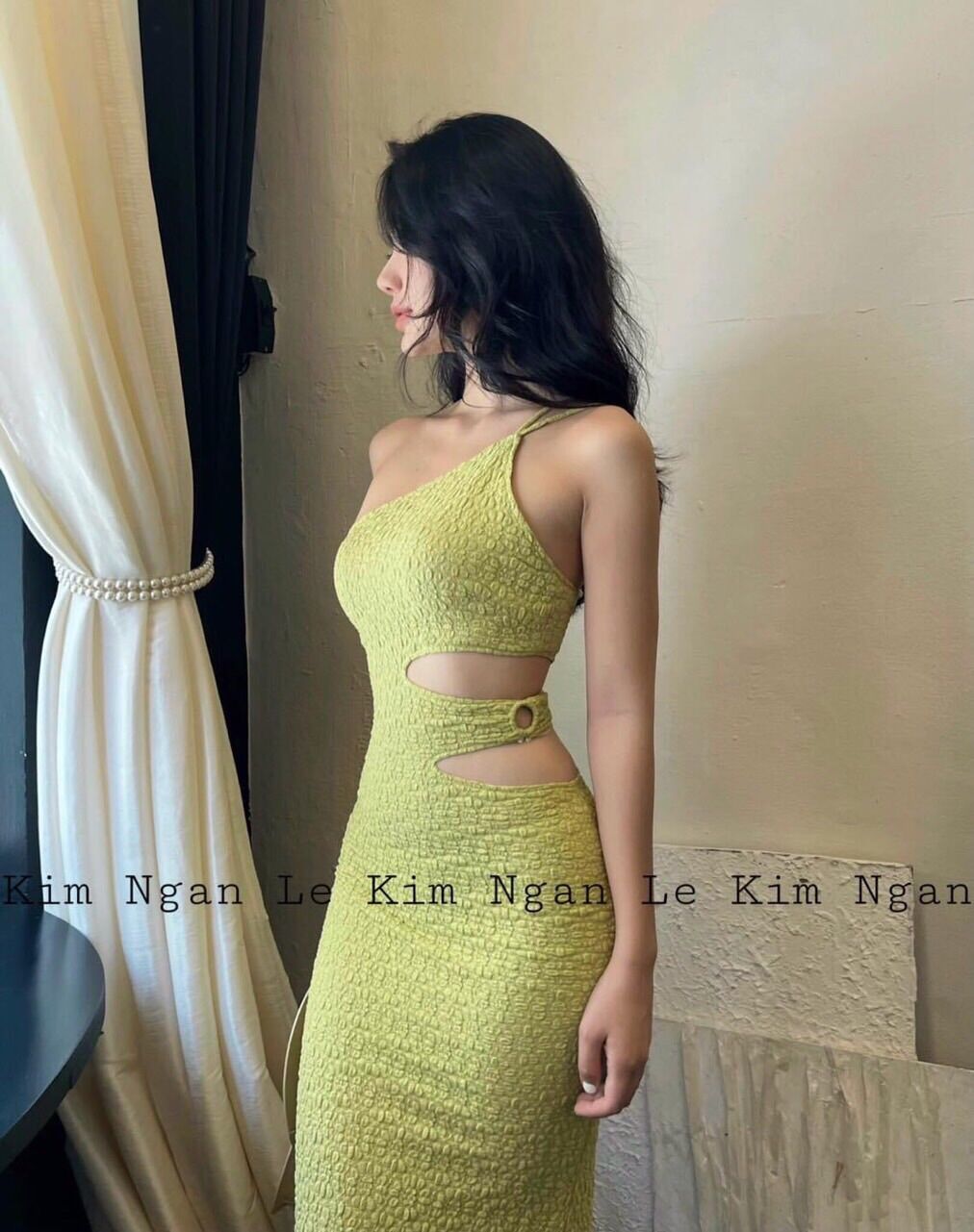 Đầm cổ yếm khoét eo xương cá kaka