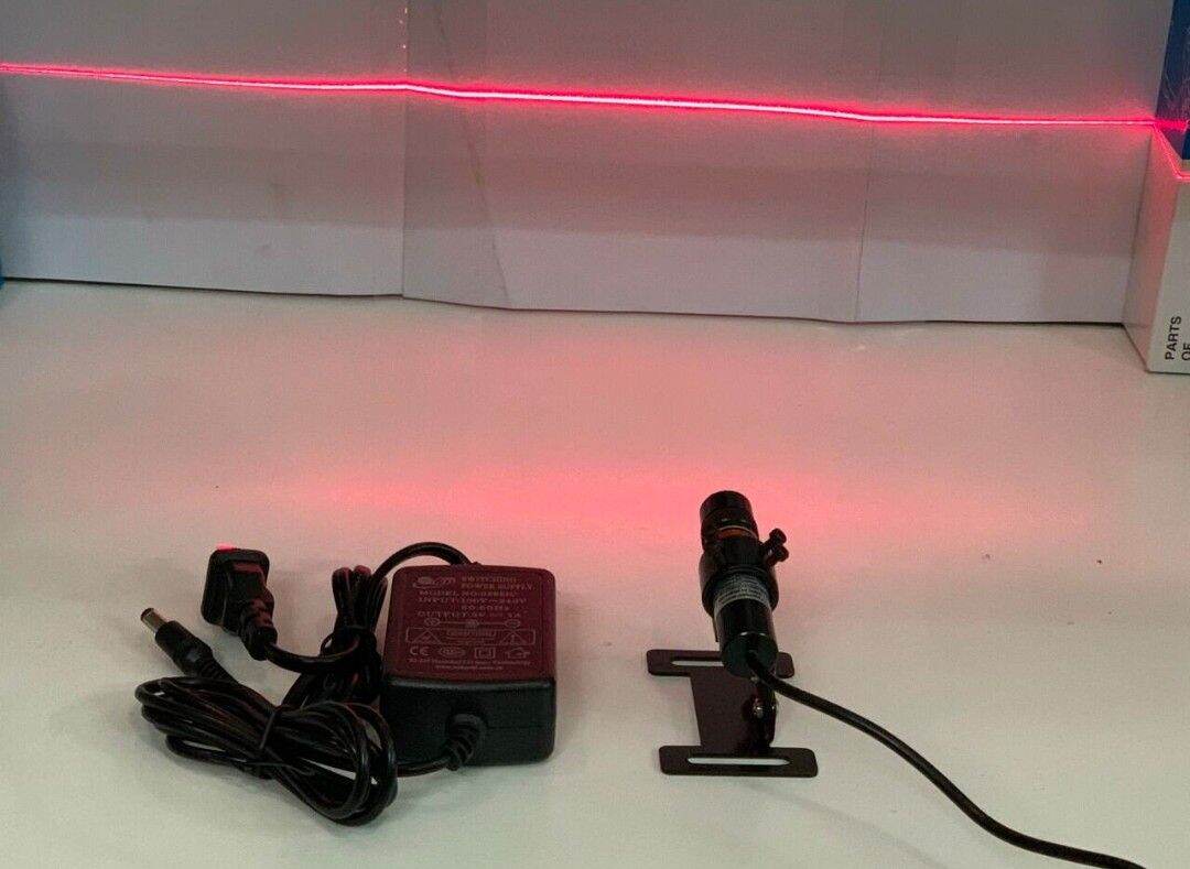 Đèn laser lấy dấu chân xoay 360° dấu cộng +
